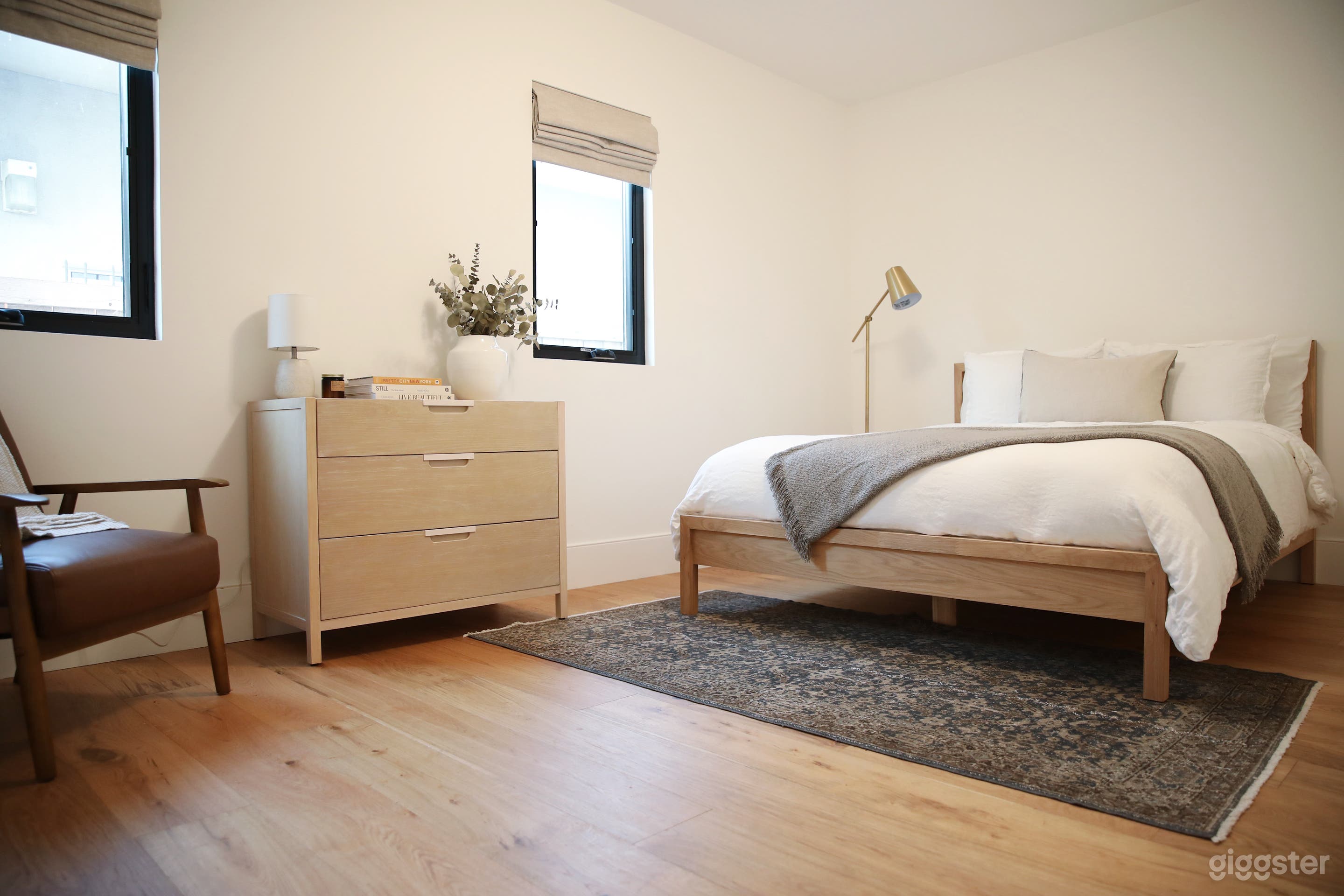 Sun-Drenched Spanish-Style Abode Photo 4