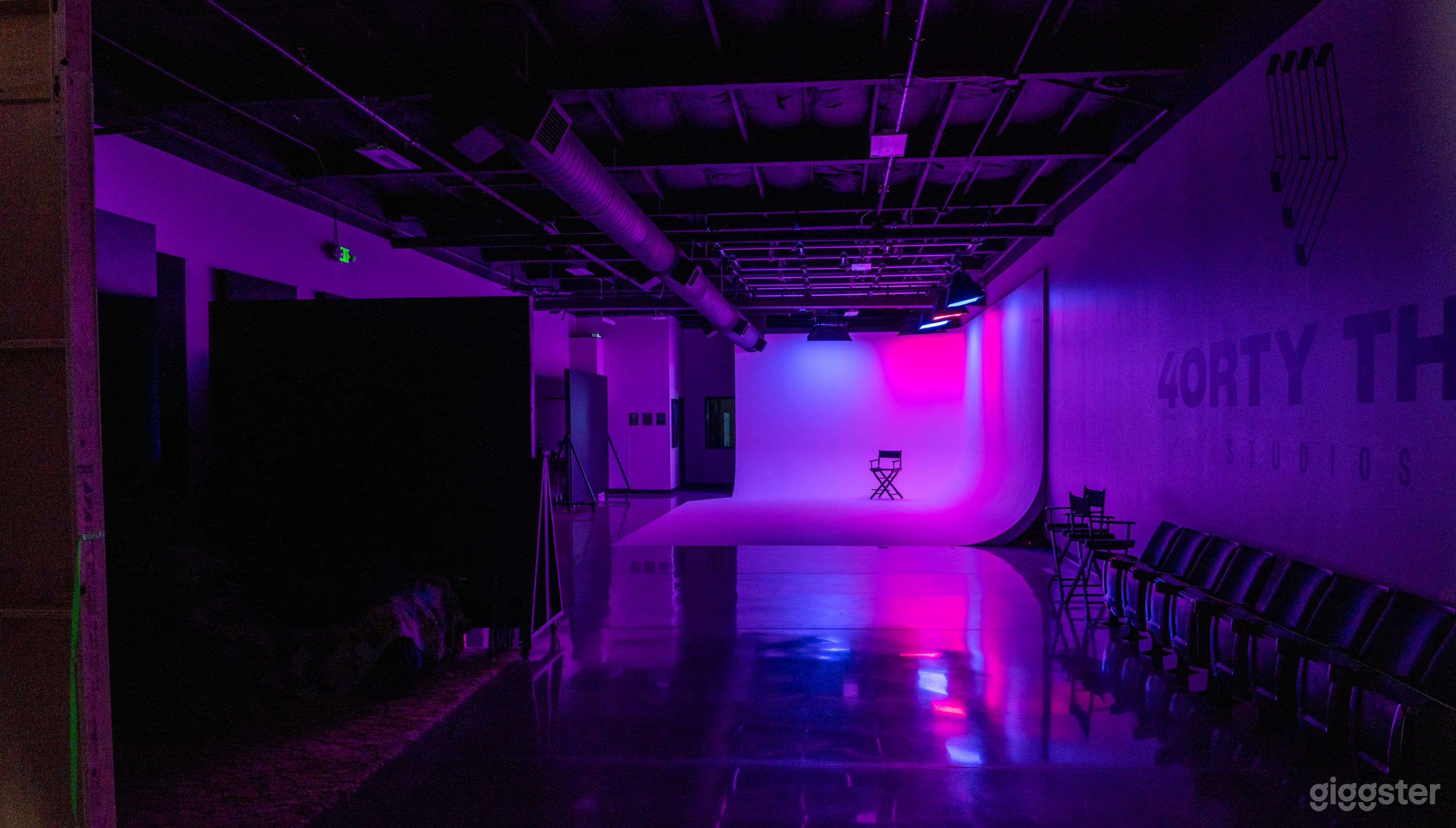 New Large Film &amp; Photo Studio with Multiple sets Photo 4