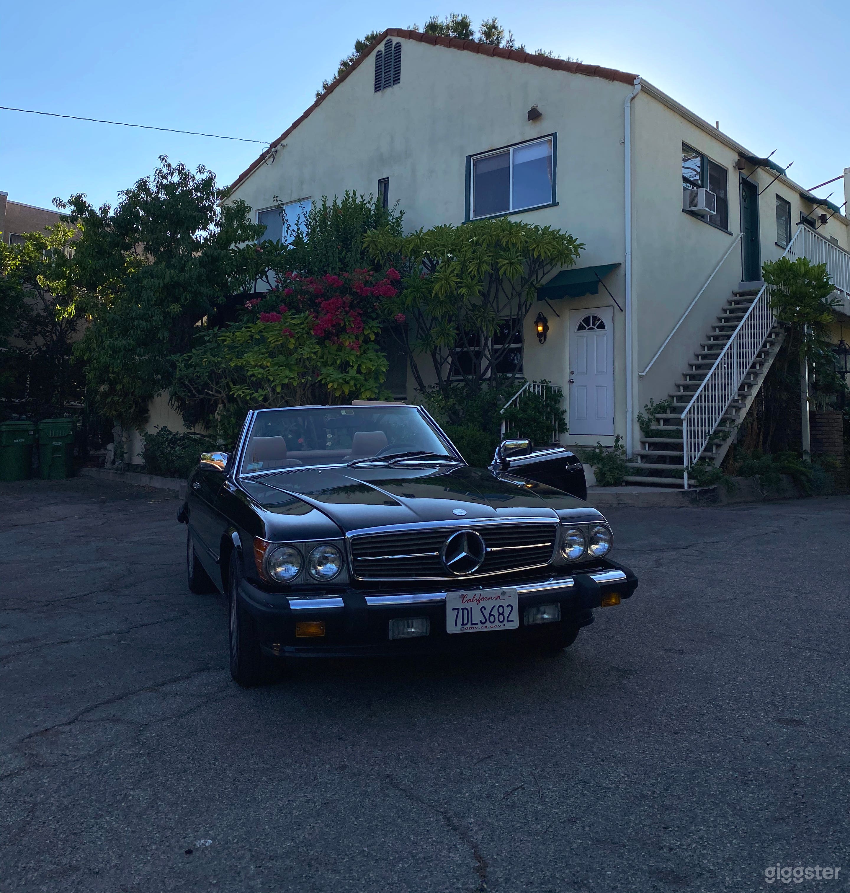Vintage Black Mercedes 1989 560SL Photo 1