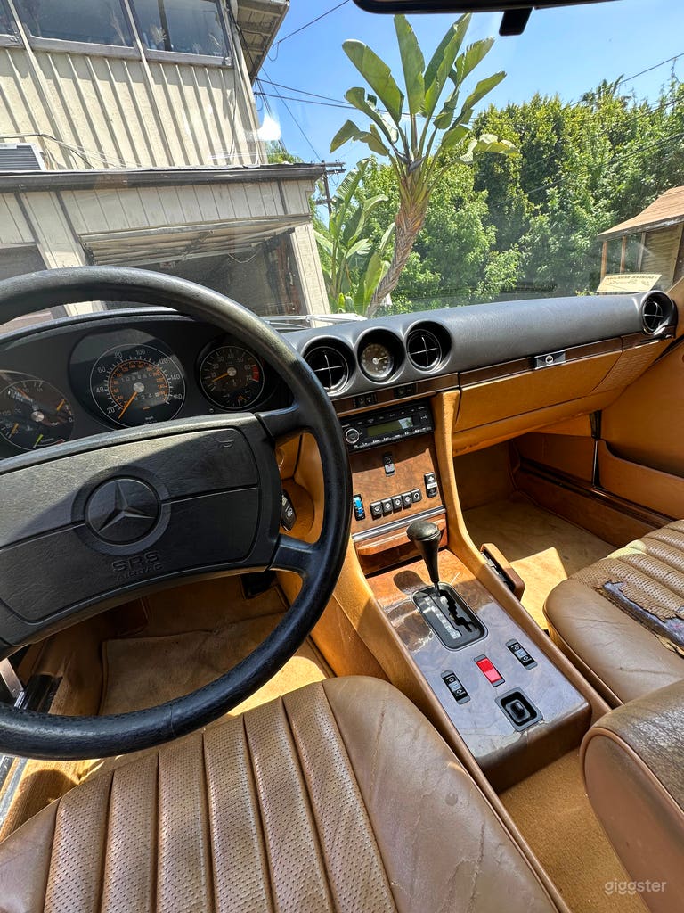  Vintage Black Mercedes 1989 560SL 