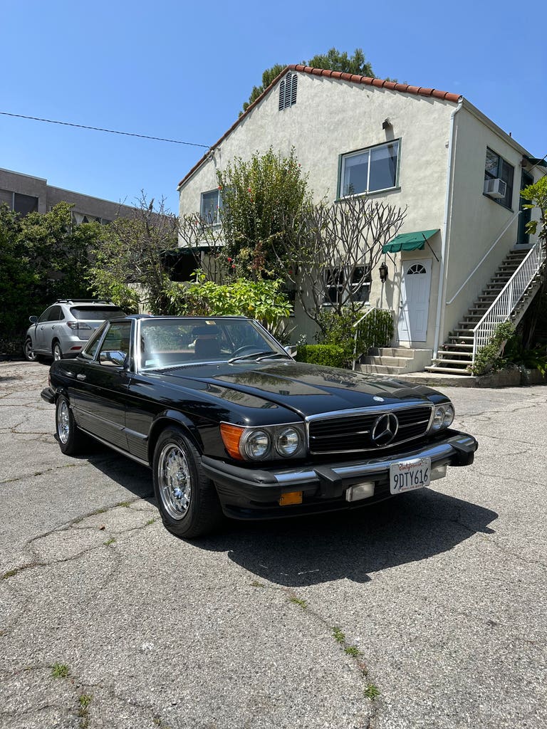 Vintage Black Mercedes 1989 560SL 