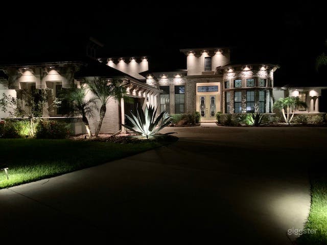 Resort Style  Backyard only  Photo 2