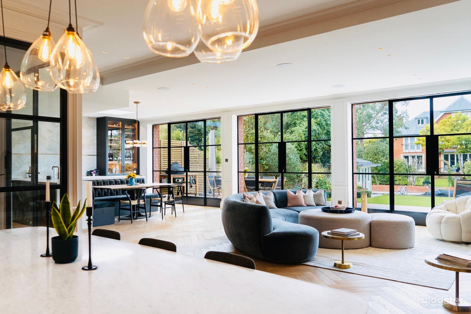 Light and spacious location house Photo 1