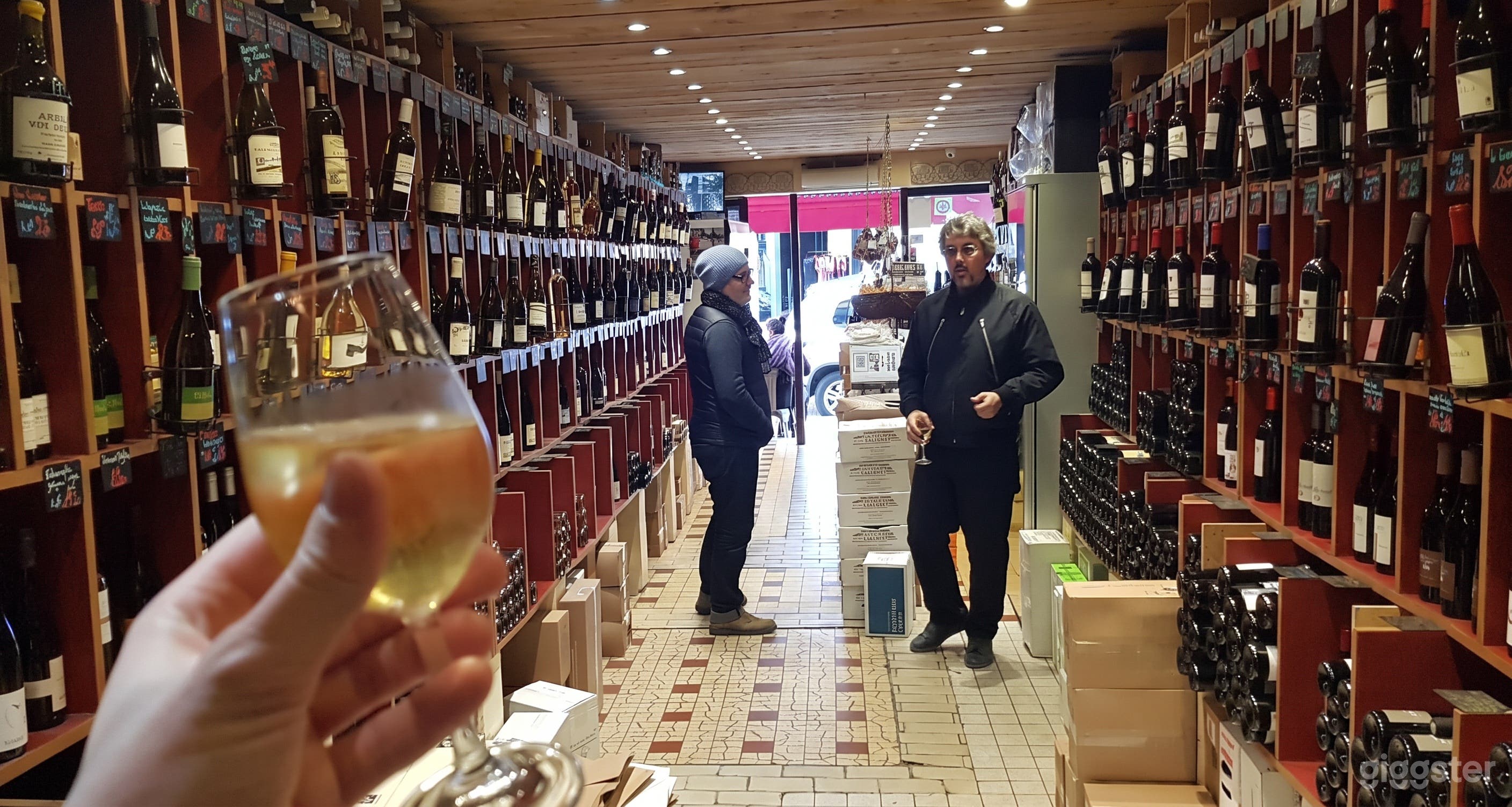 Photo de La Cave à Vin des Abbesses 4