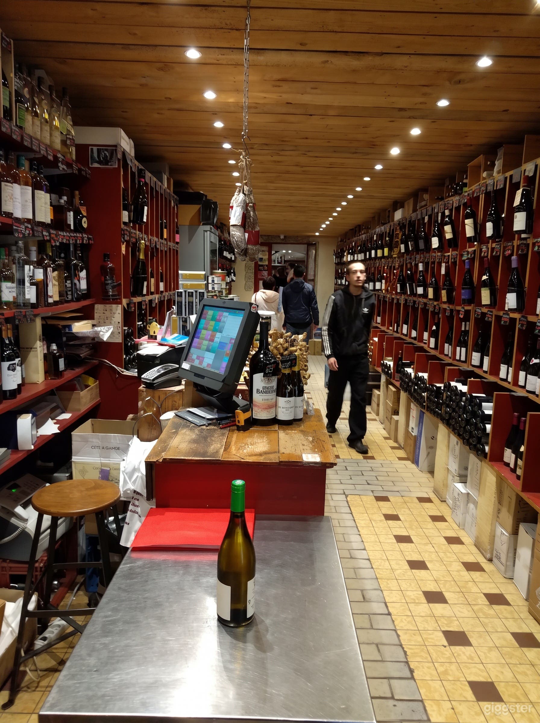 Photo de La Cave à Vin des Abbesses 2