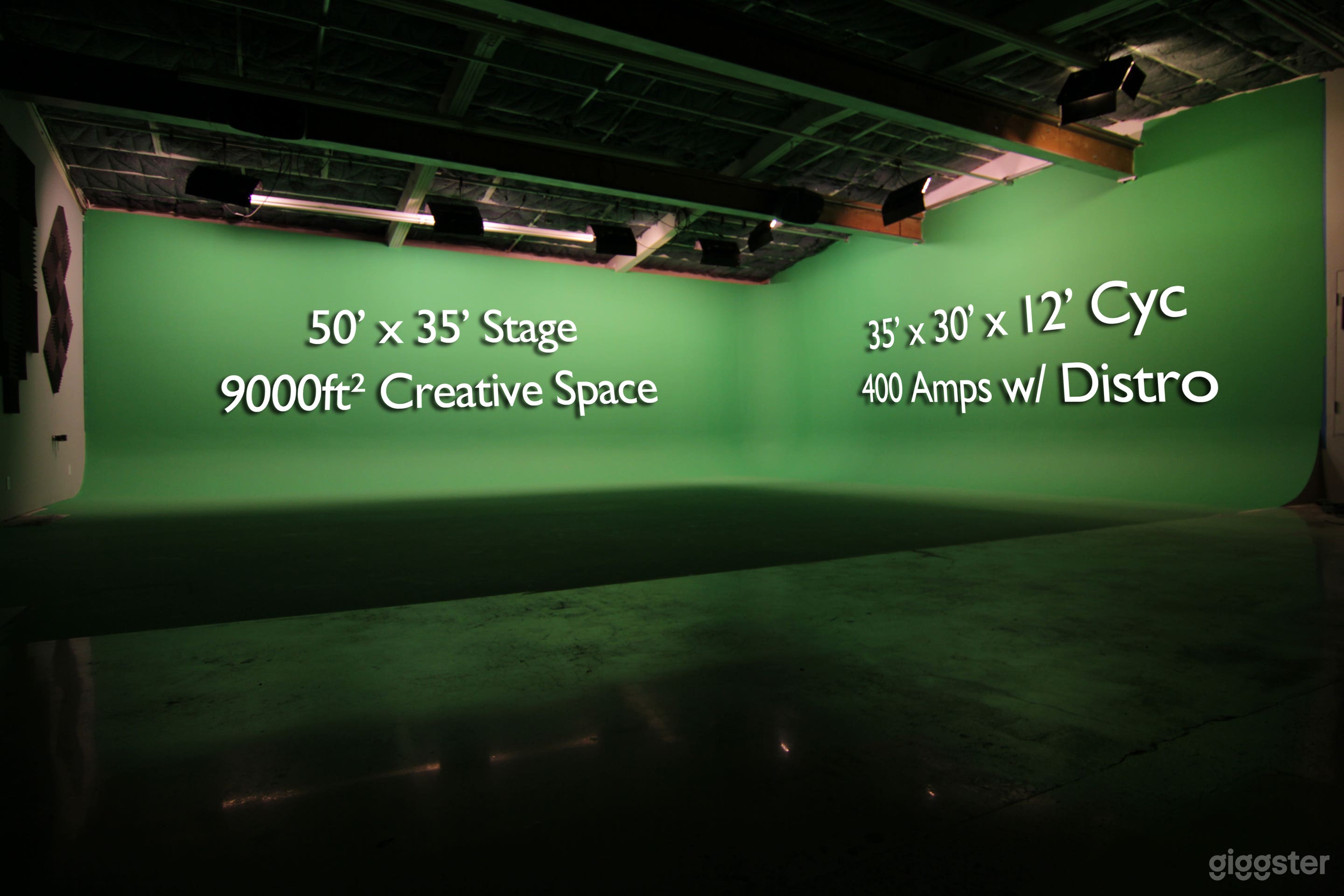 Exterior:
Centrally located a half mile from the beach in El Segundo. Convenient to LAX, the West Side and the 105