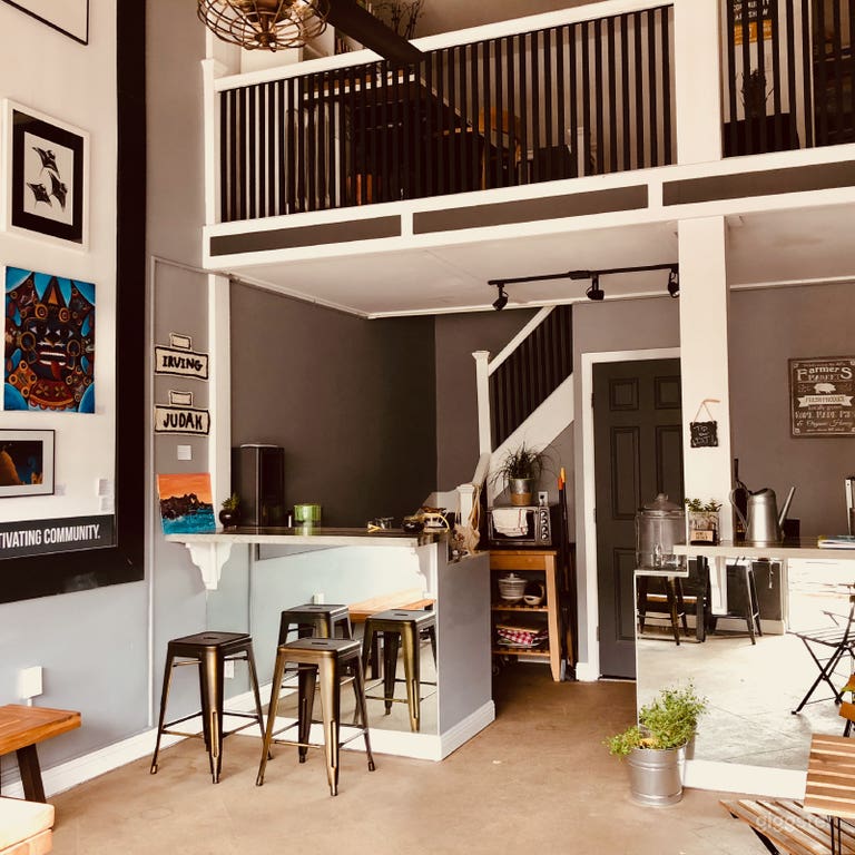  Versatile Galley Creative Space 