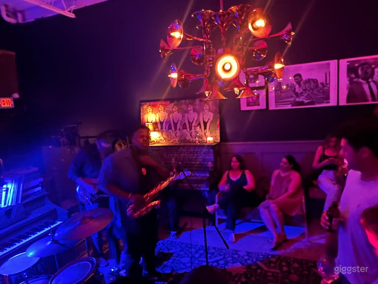  European-Style Bar & Café in Downtown Toronto 