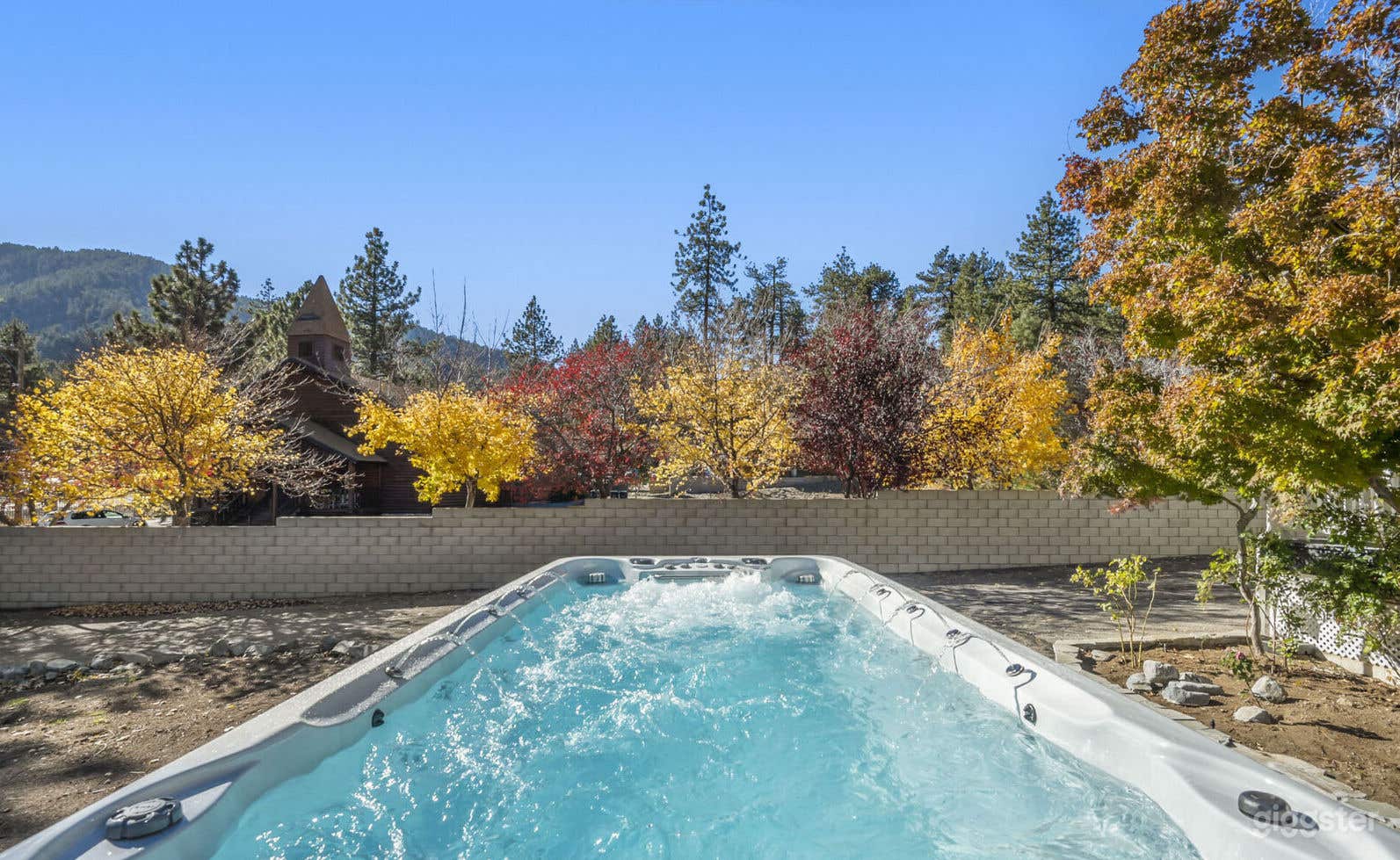 Pool in Wrightwood Castle Photo 3