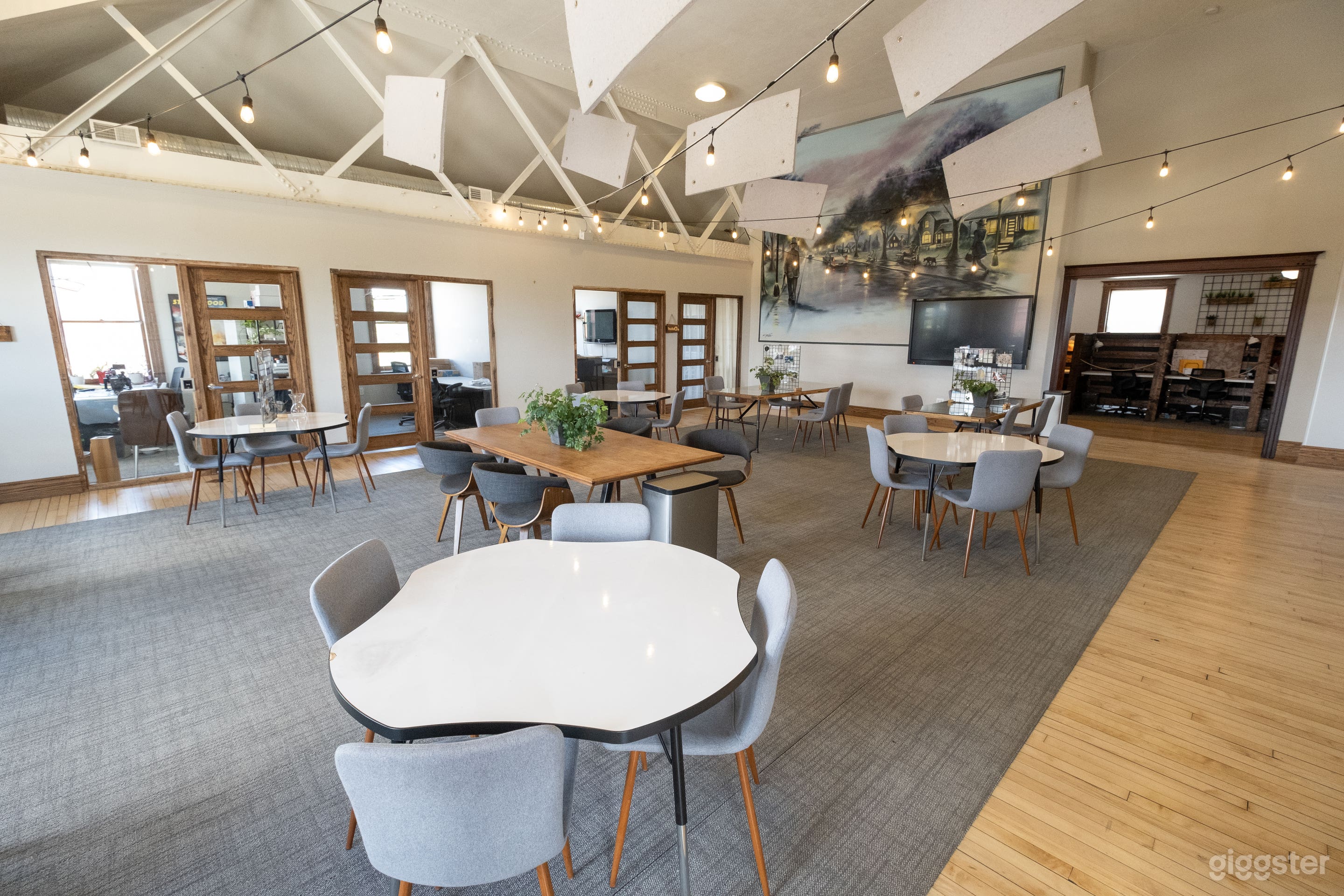 Historic Natural Light Loft Creative Space Photo 3