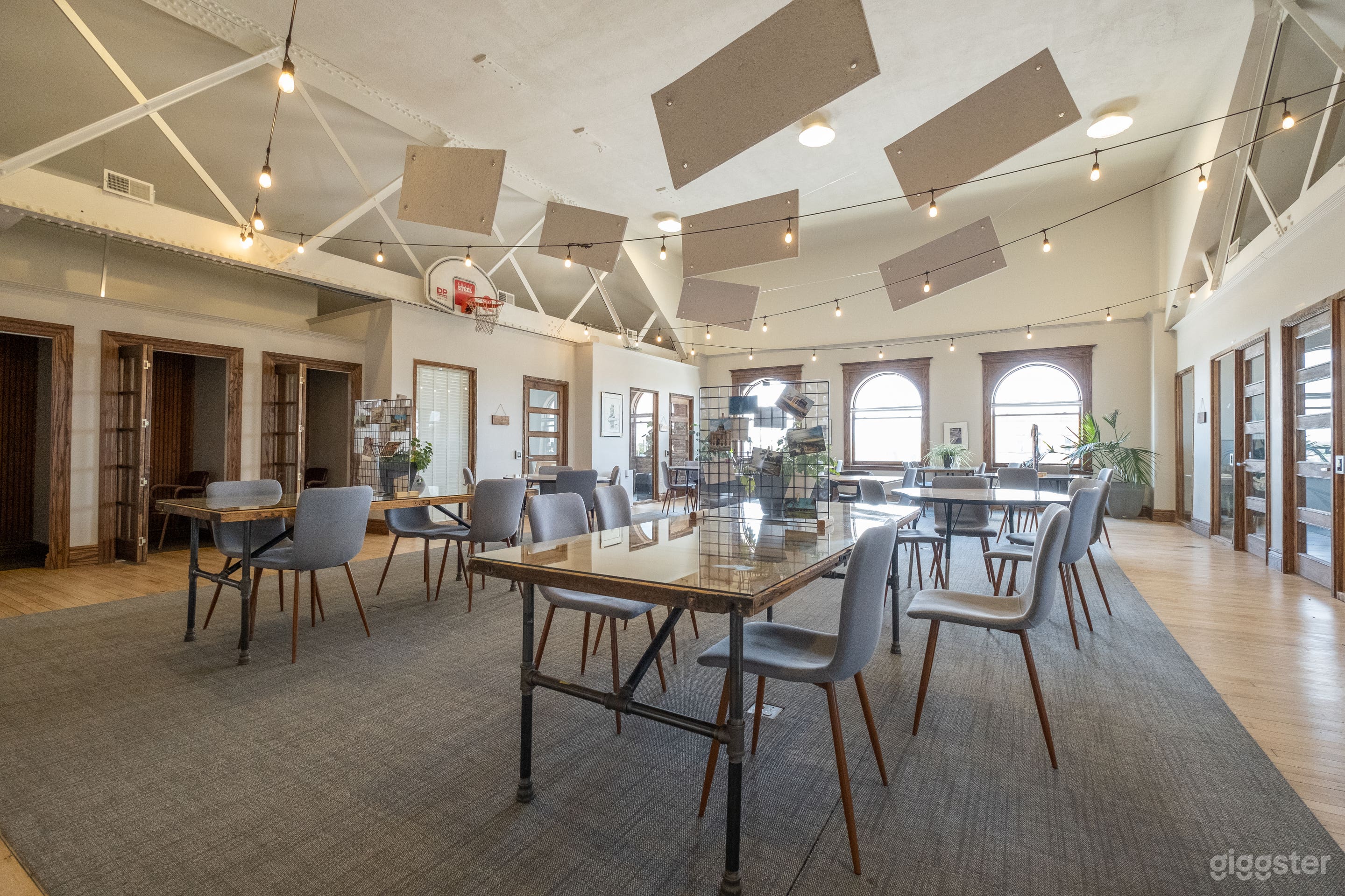 Historic Natural Light Loft Creative Space Photo 4