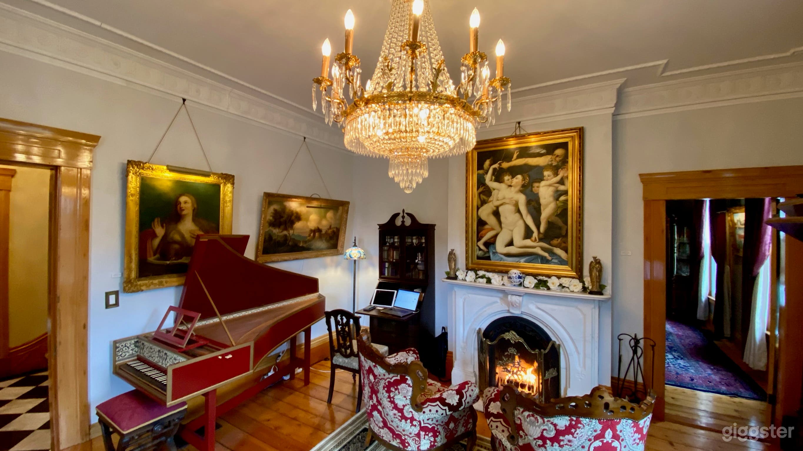 Grand Victorian Mansion with Ornate 10ft+ Ceilings Photo 1