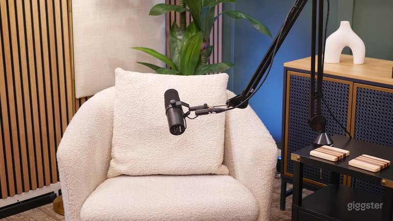  Professional & Stylish Podcast Studio in Midtown 
