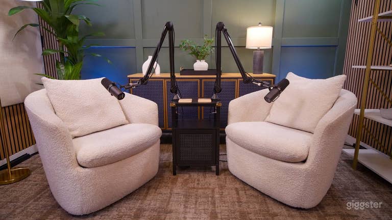  Professional & Stylish Podcast Studio in Midtown 