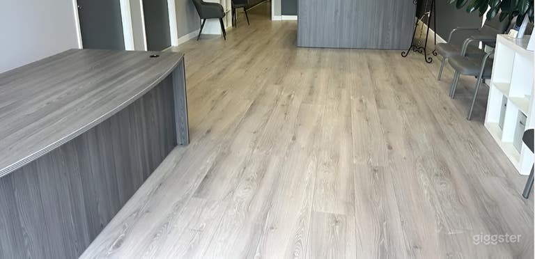  Urban Lobby & Meeting Room with Free Parking 