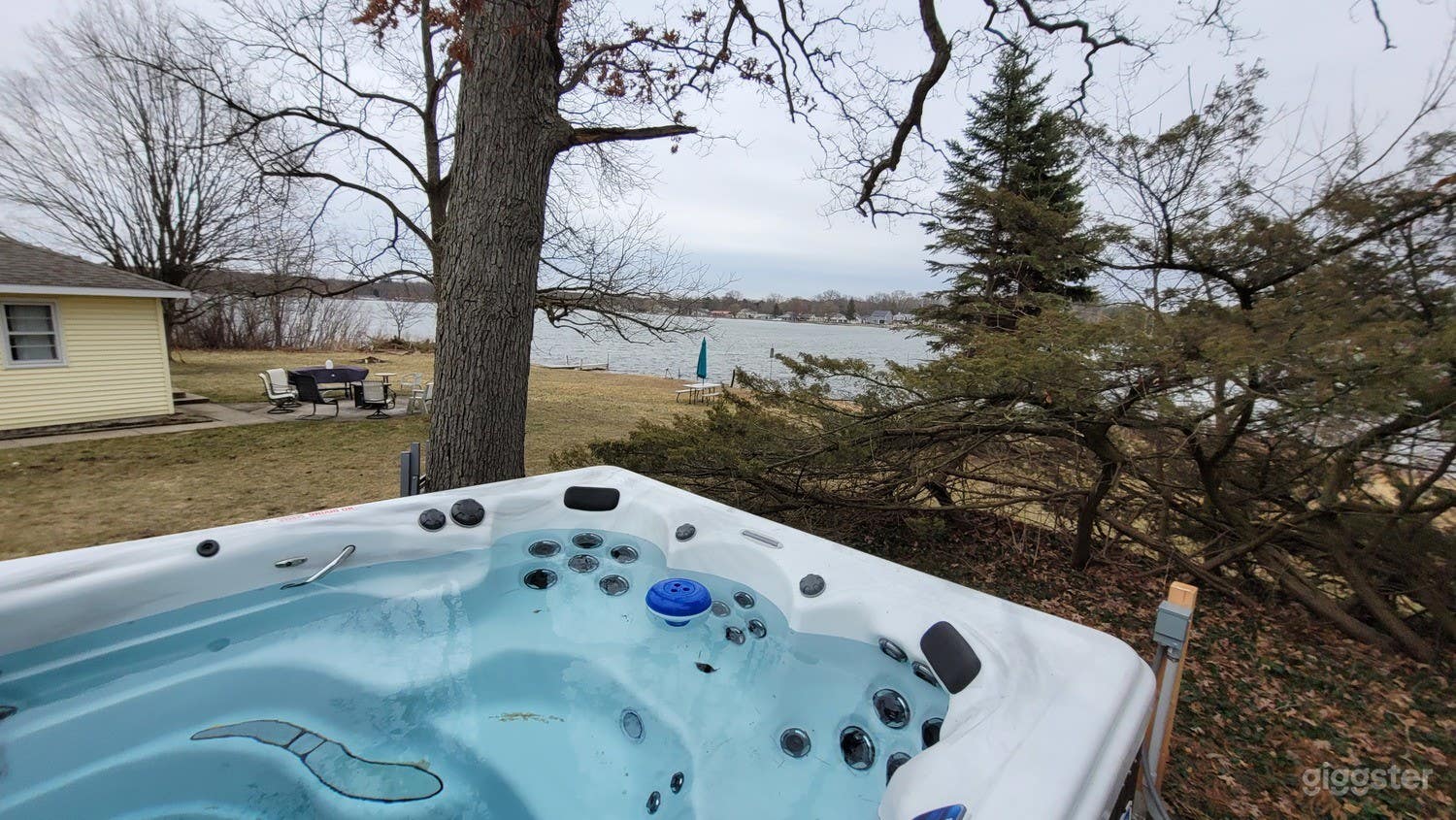 Waterfront home Lake, pool, hot swim spa firepit Photo 2