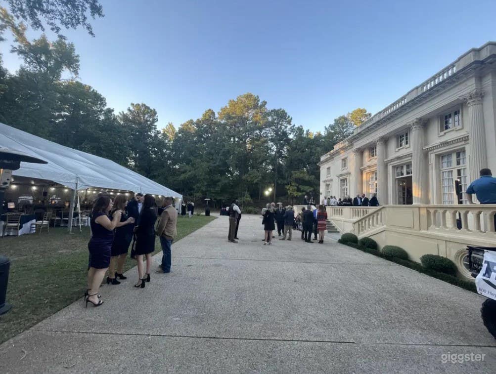 Chateau South Photo 3