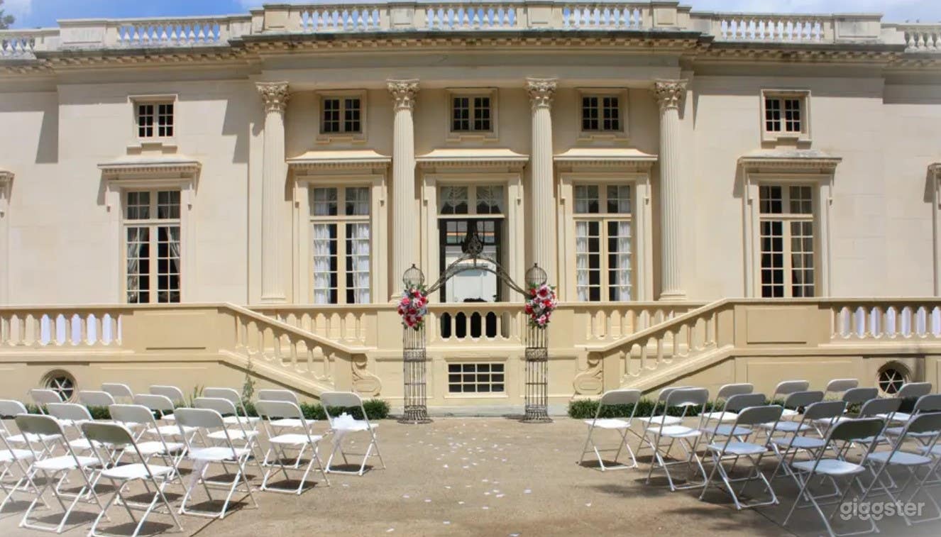 Chateau South Photo 1