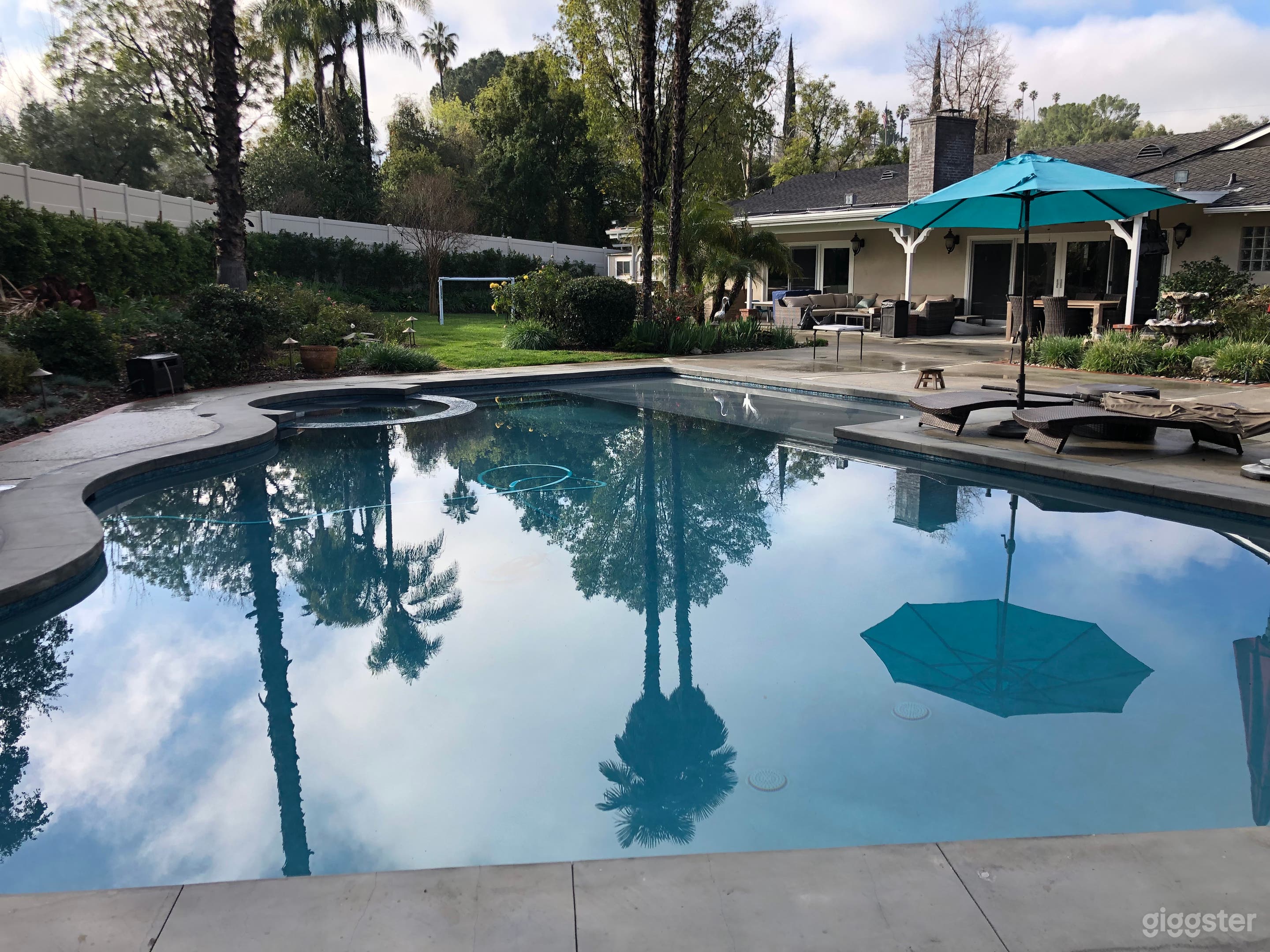 Beautiful and Gorgeous Estate property Photo 1