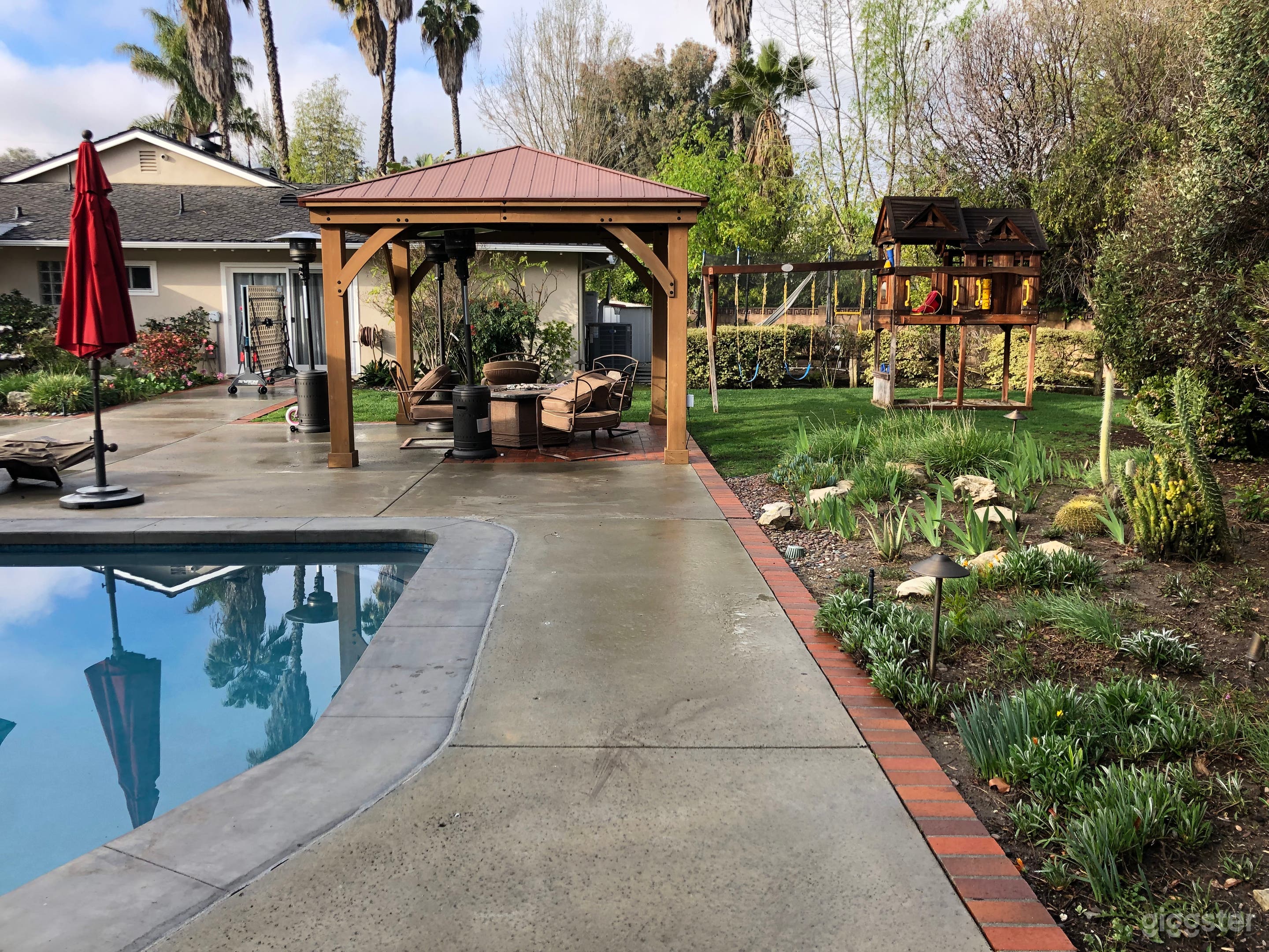 Beautiful and Gorgeous Estate property Photo 4