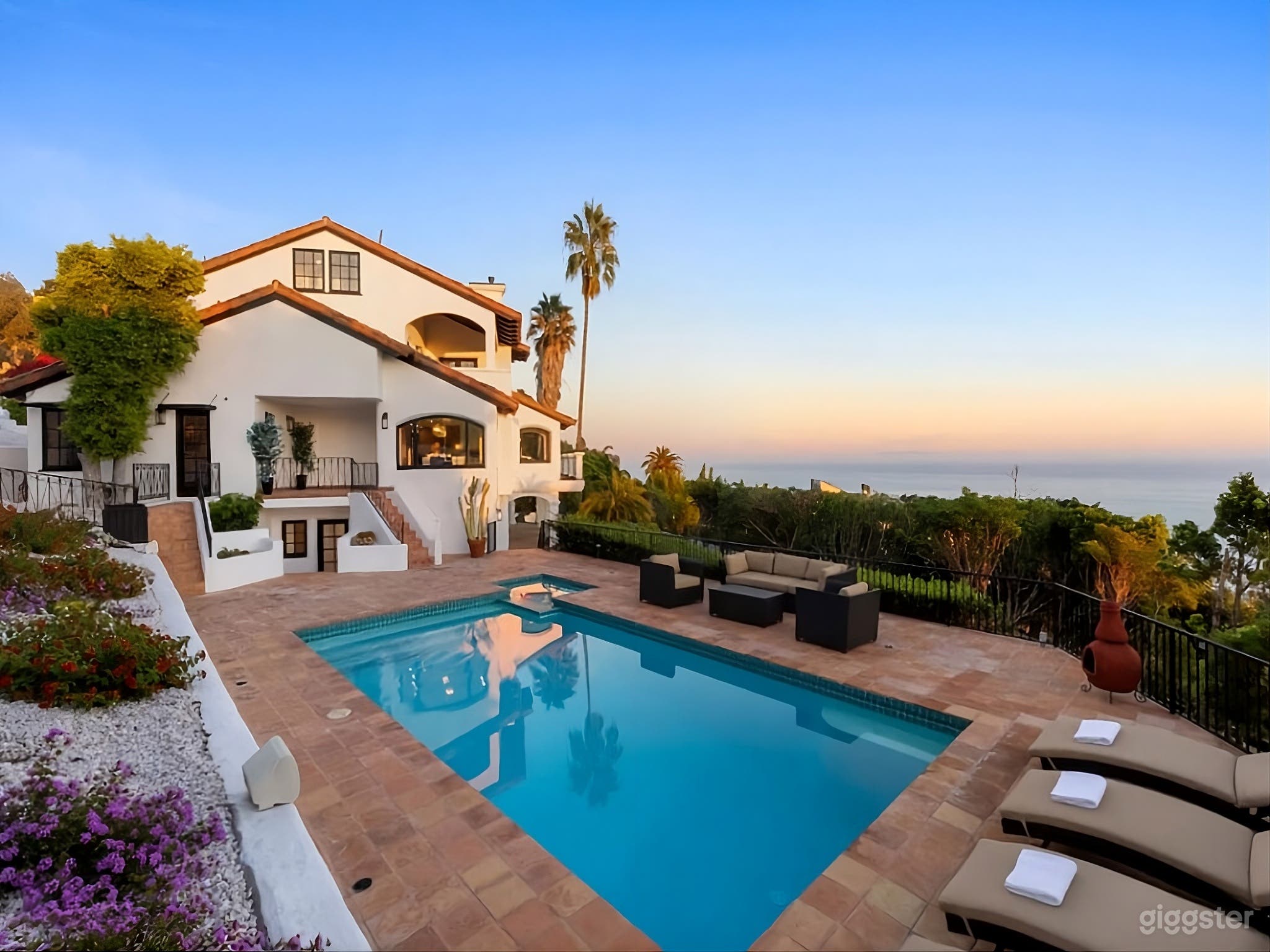 MEDITERRANEAN SKY TERRACE ESTATE Photo 2