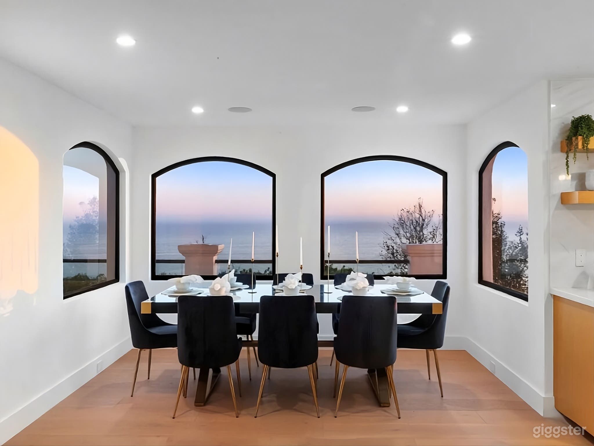 MEDITERRANEAN SKY TERRACE ESTATE Photo 4