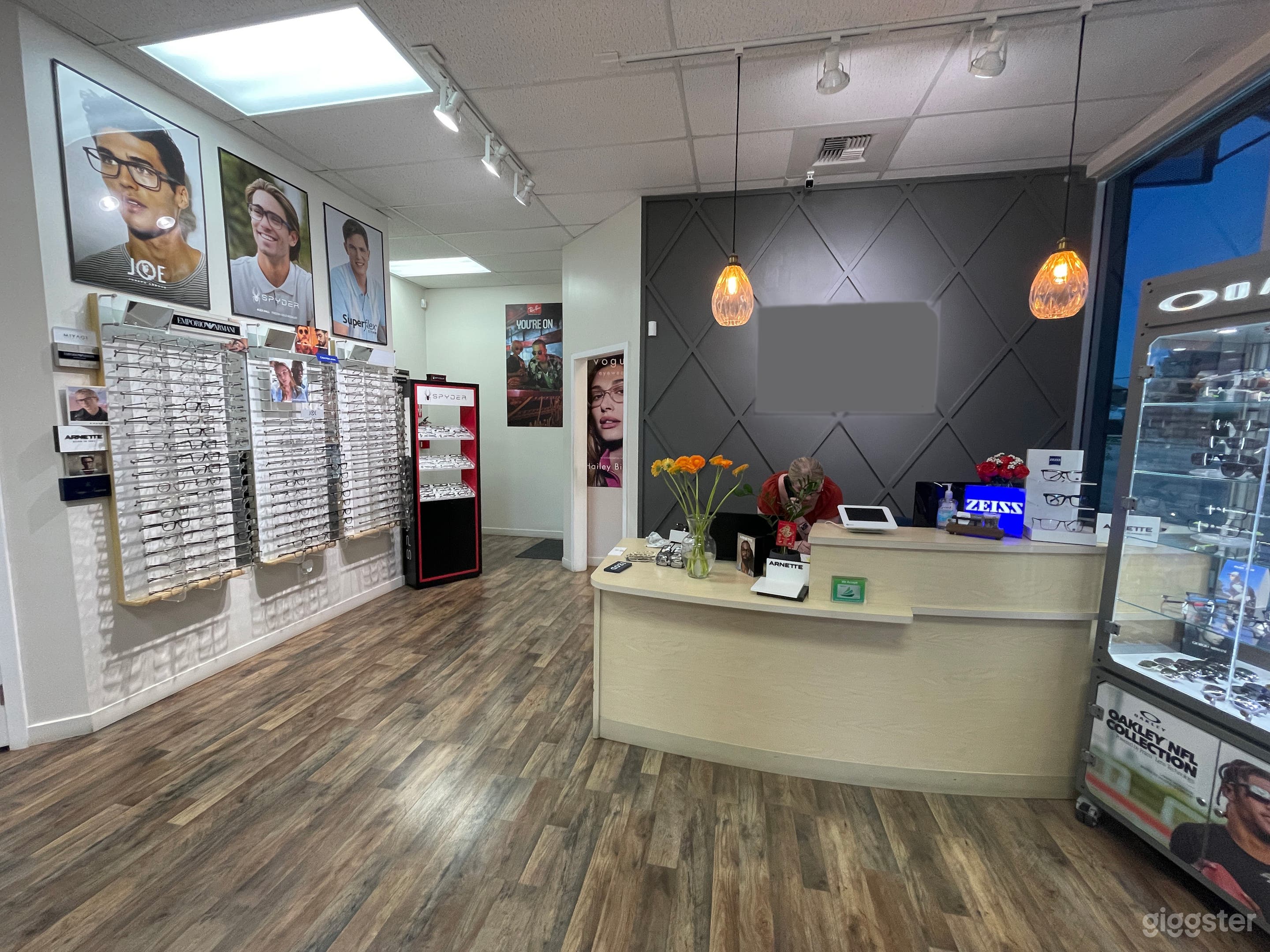 Modern Eyeware/Glasses Store Photo 1