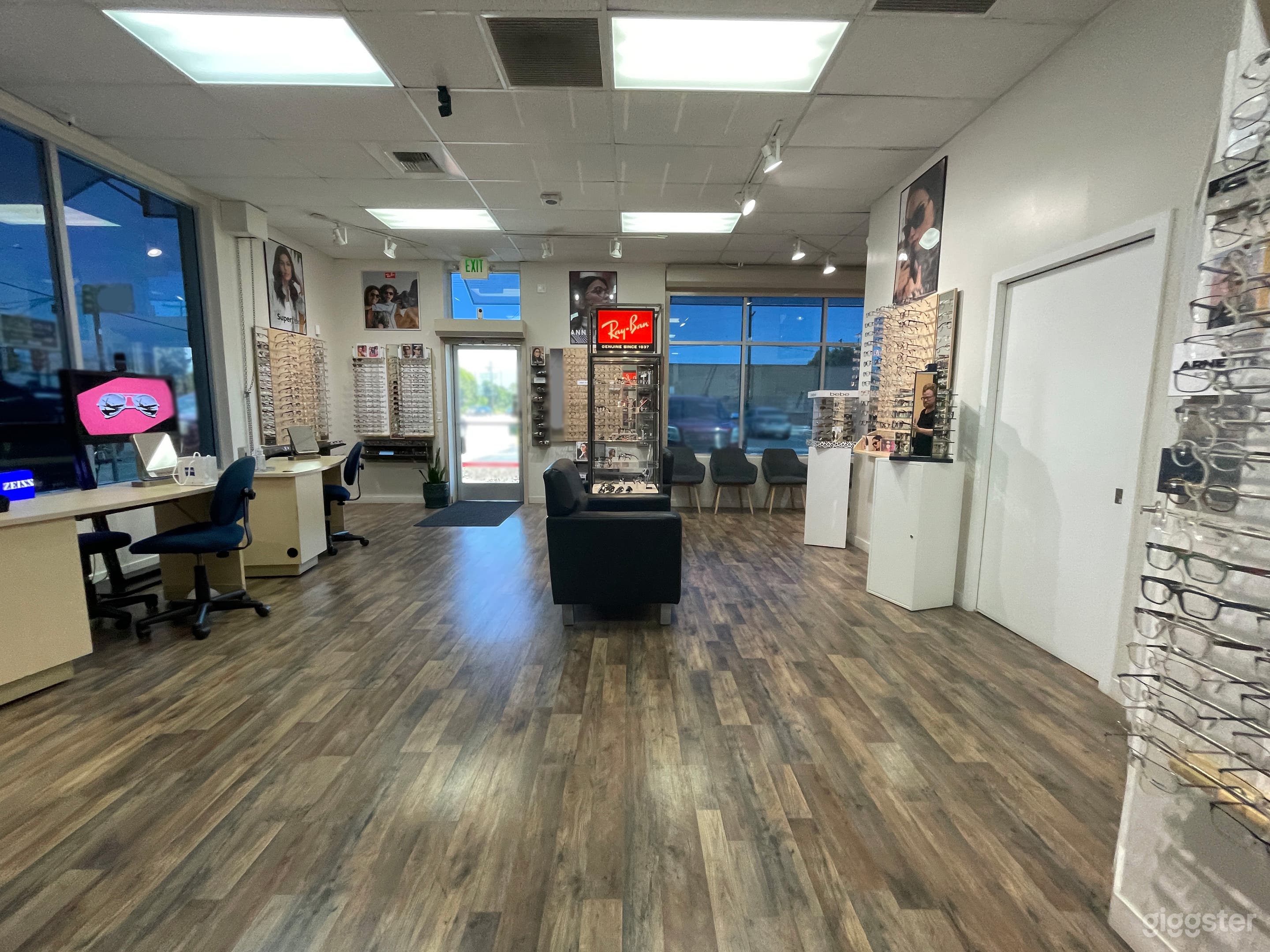 Modern Eyeware/Glasses Store Photo 4