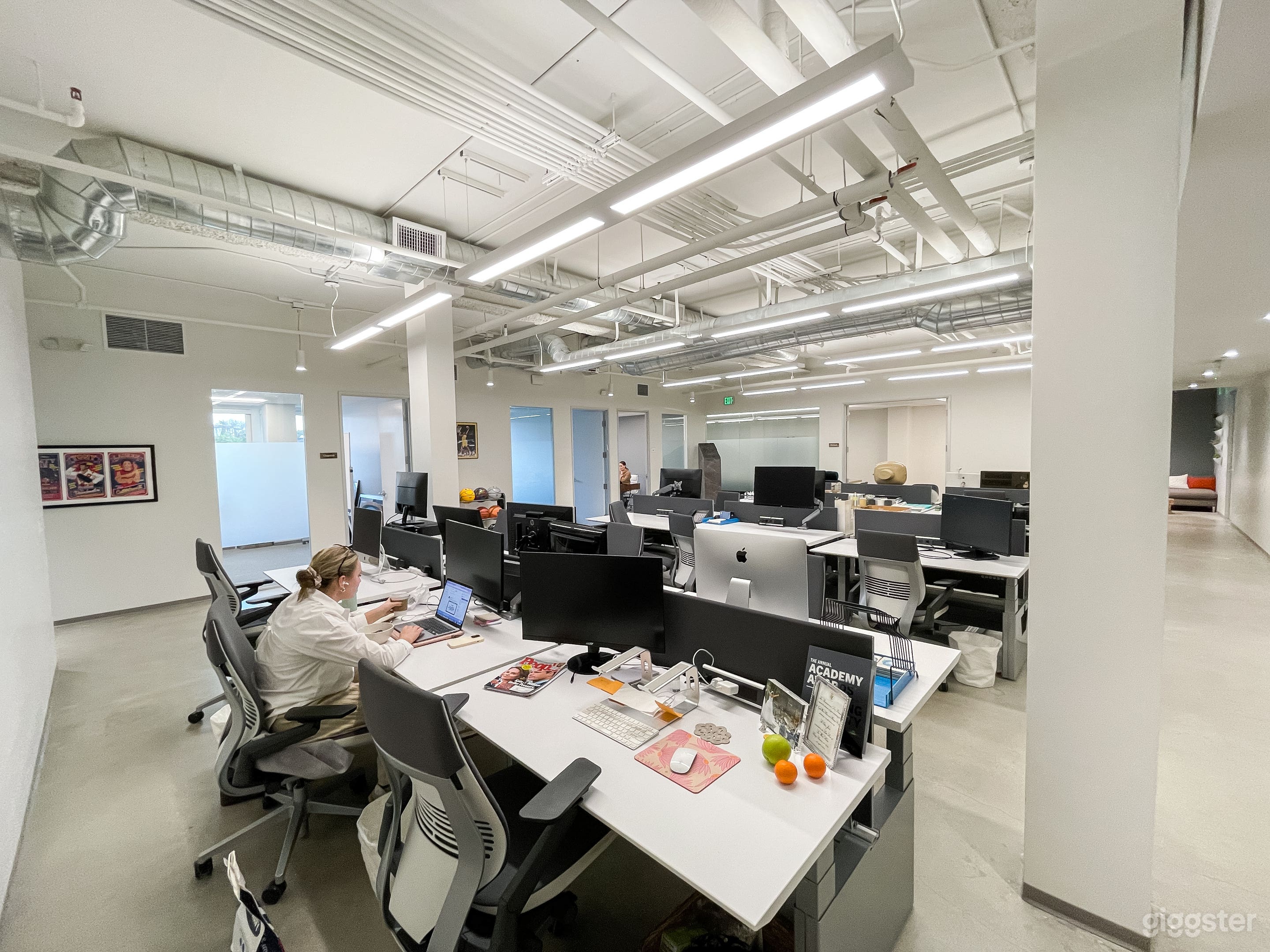 Modern Creative Space in the Heart of Century City Photo 3