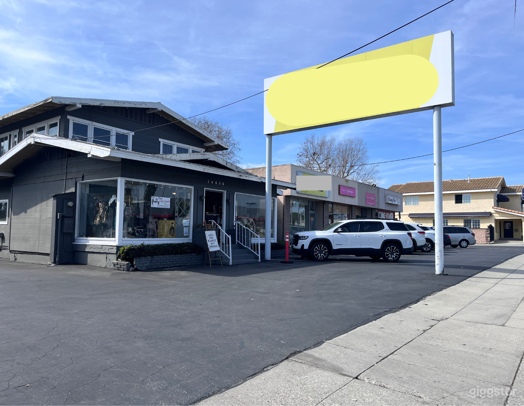 Charming Vintage & Antique Storefront for Filming Photo 2