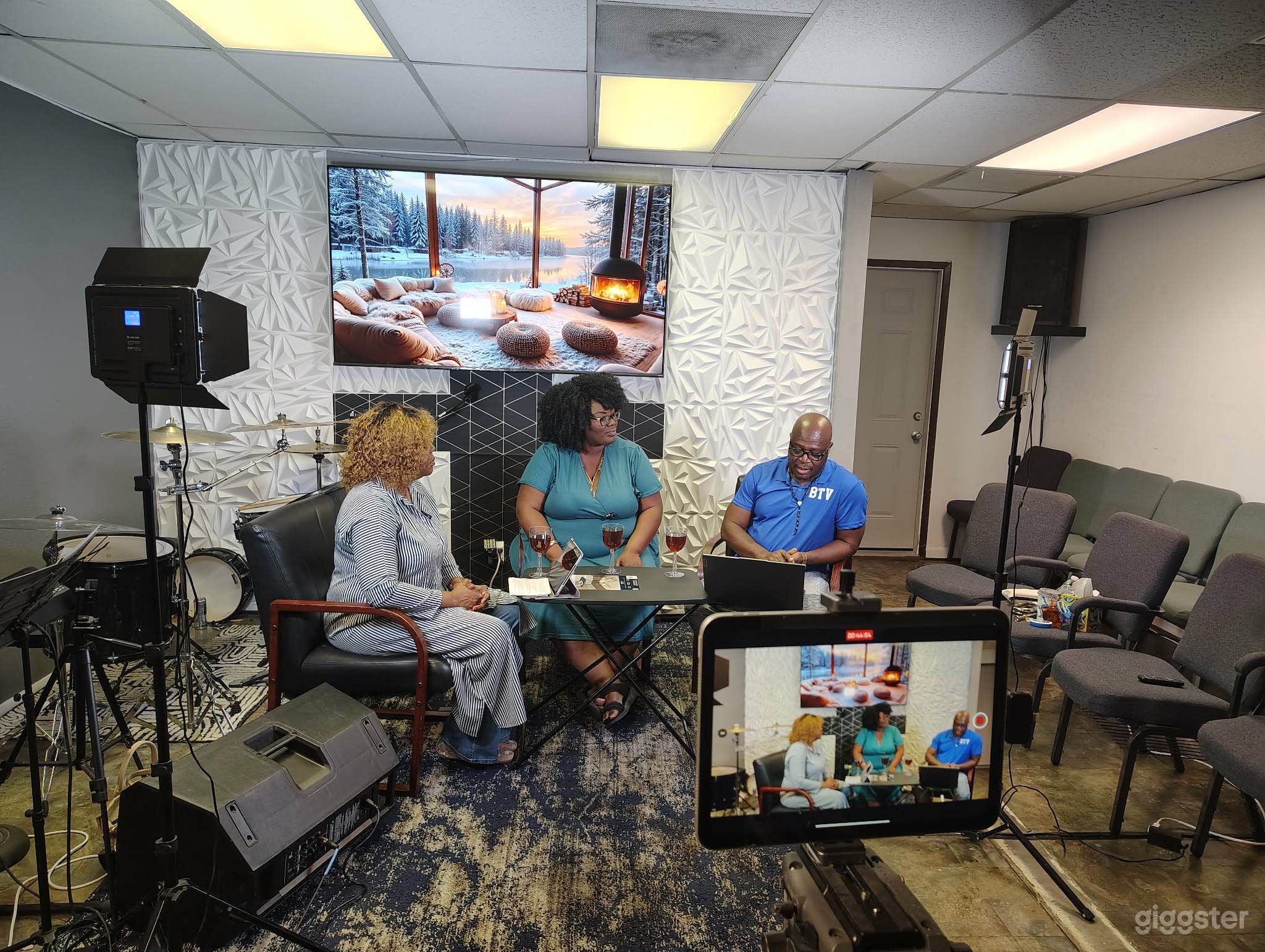 A worship center for rent Photo 3