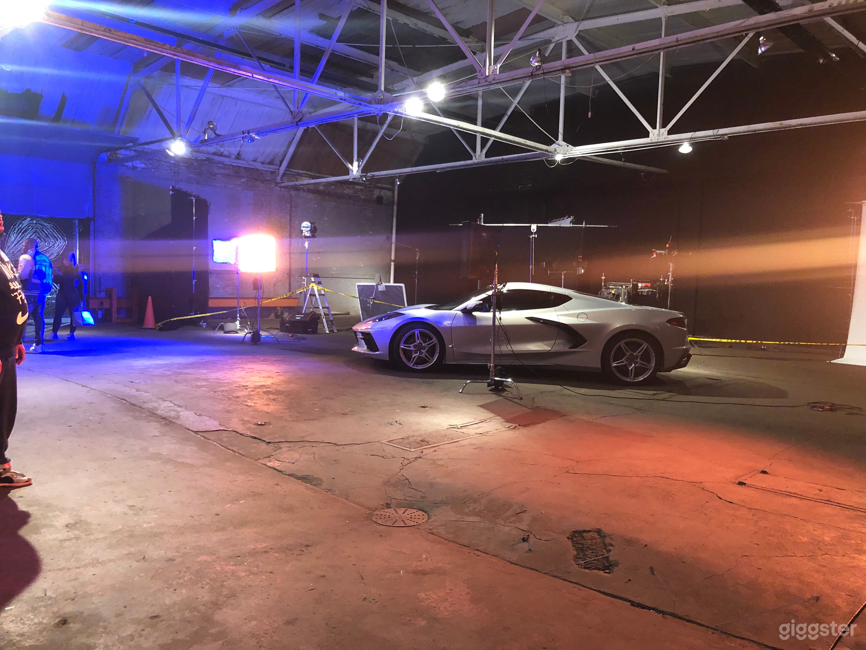 Raw Industrial Garage Production Space - Detroit Photo 2