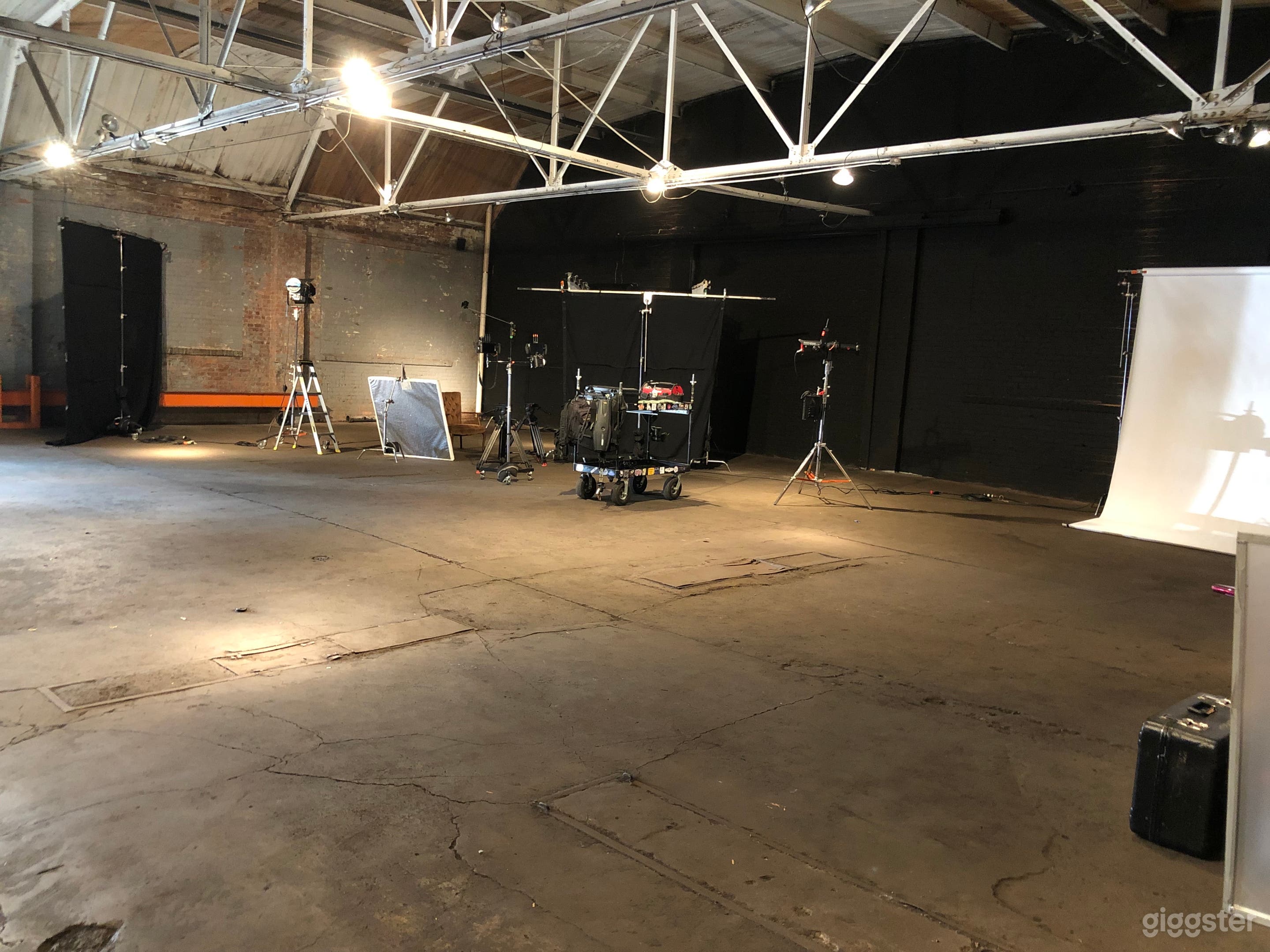 Raw Industrial Garage Production Space - Detroit Photo 1