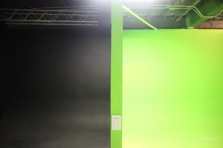  The Tech studio, Green Screen, Black screen seemless cyclor 
