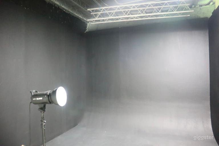  The Tech studio, Green Screen, Black screen seemless cyclor 