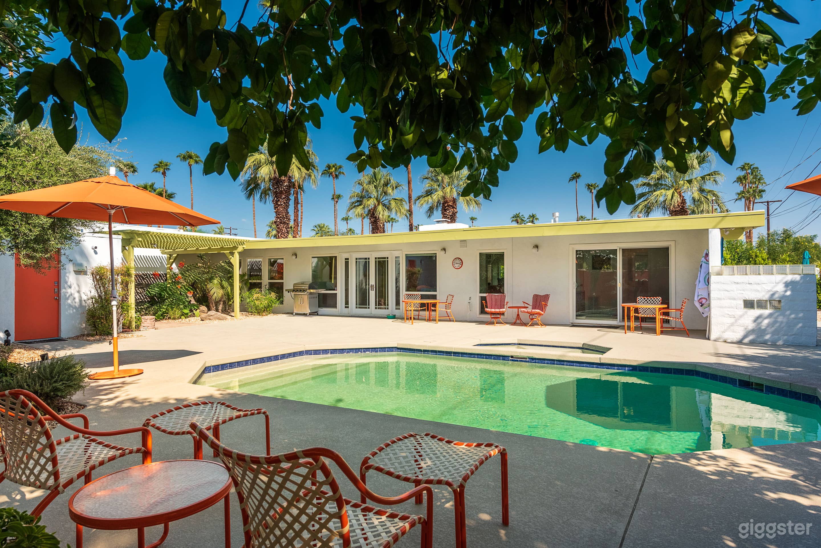 Bright Mid-Century Pool House in Palm Desert Photo 3
