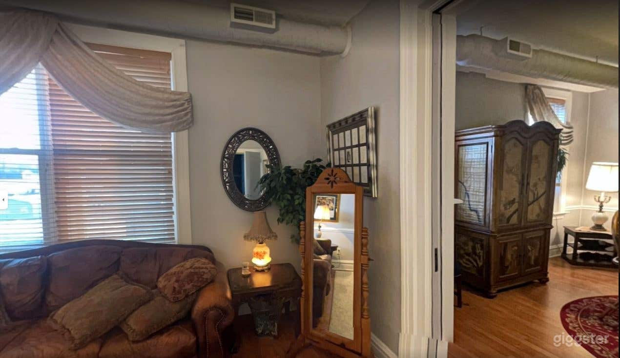 1940's Historic Opera House, Bridal Suite in Pacific Photo 2