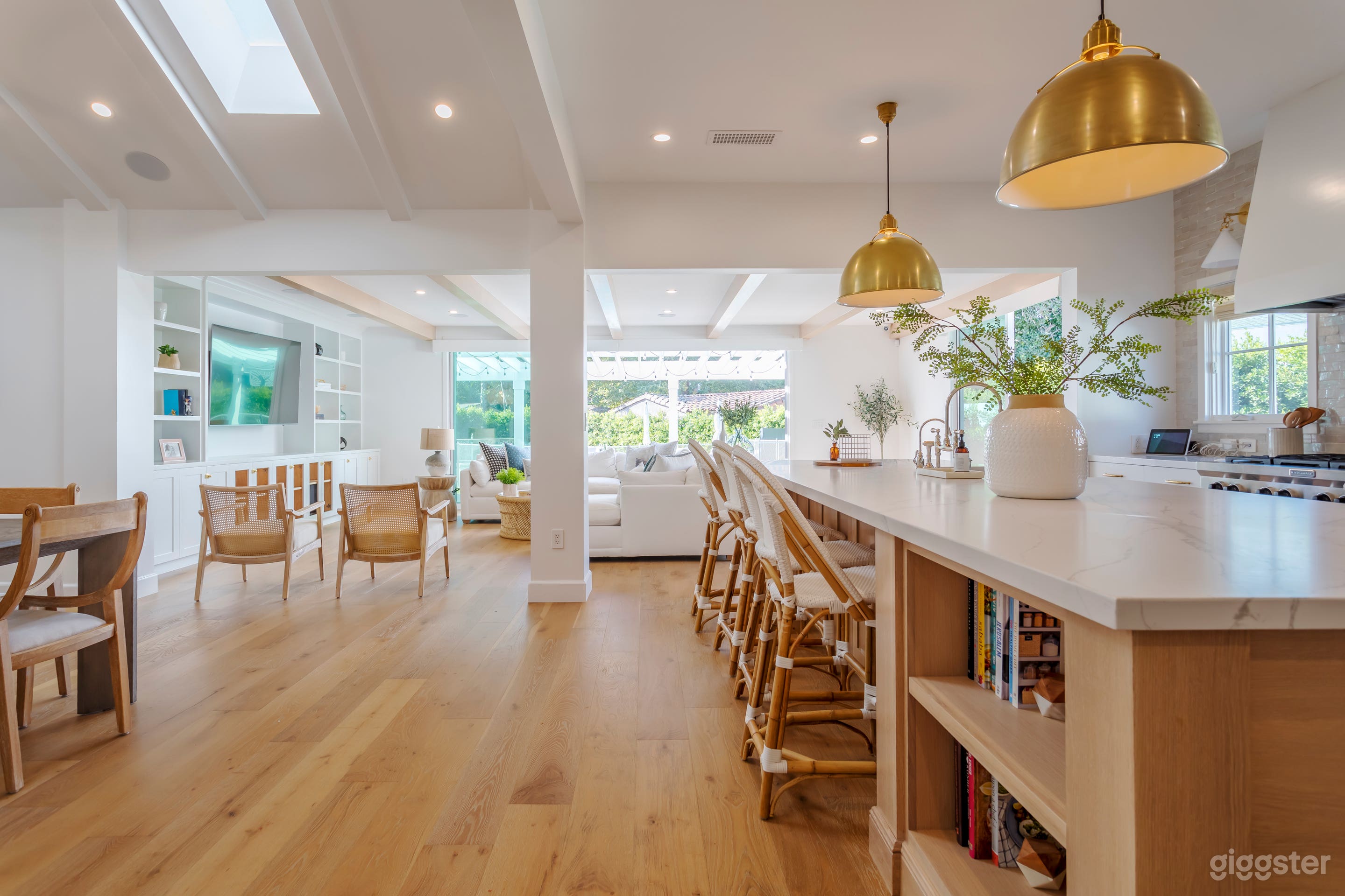 Brand new home for Production Sherman oaks Photo 3