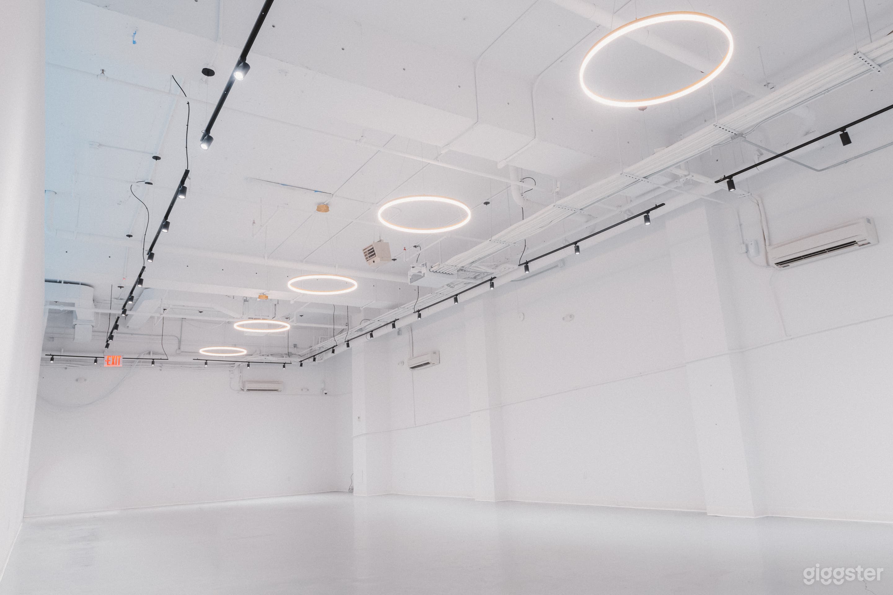 Sleek Modern and Versatile Event Space Photo 1