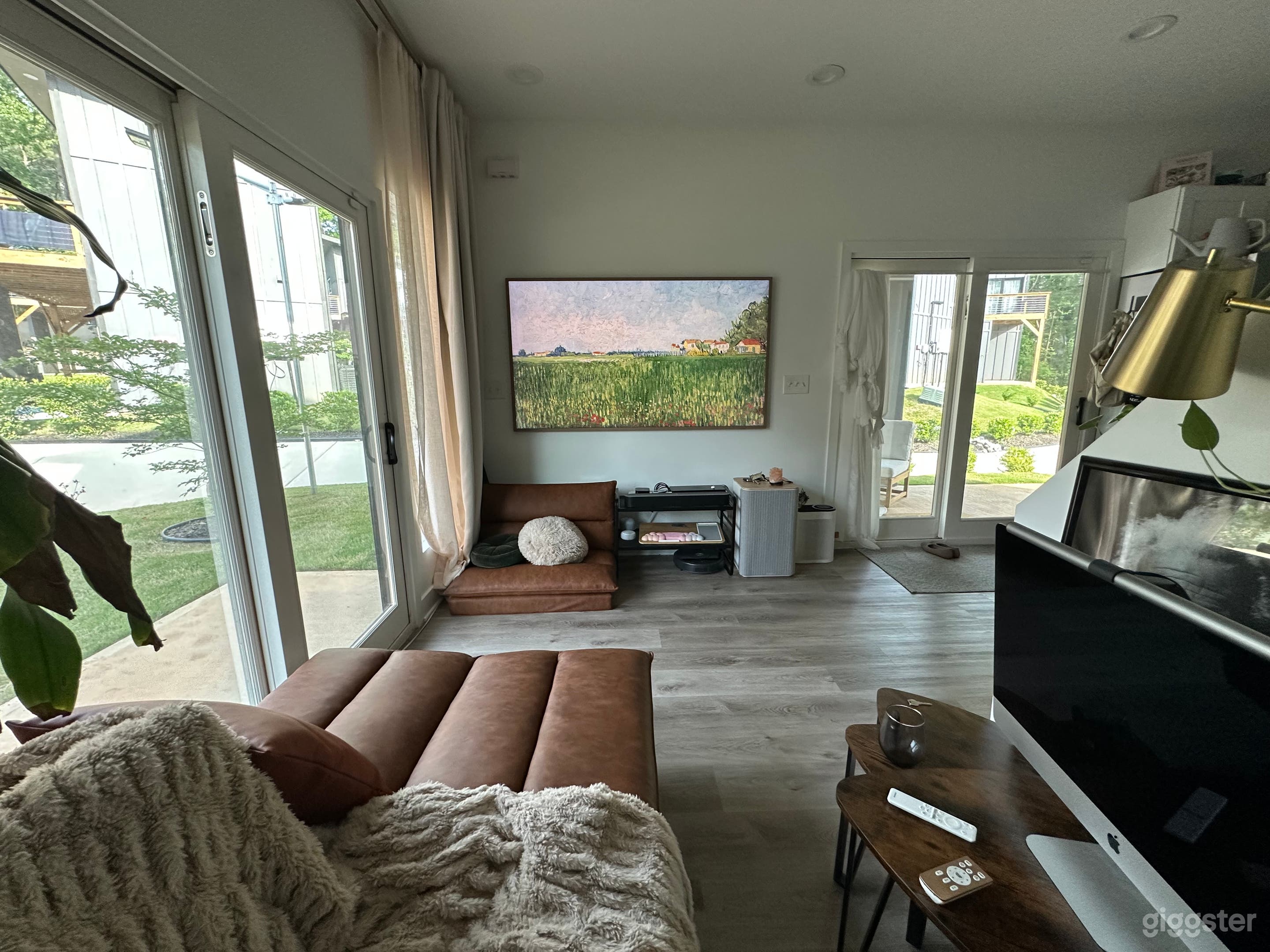 Calm Scenic Condo in Nature Photo 1