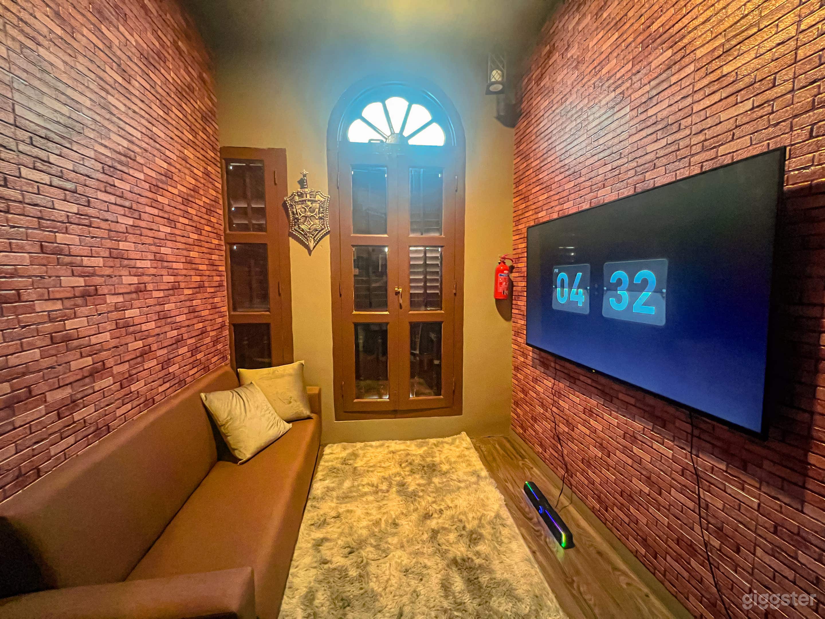 Themed Lounge Space Photo 4