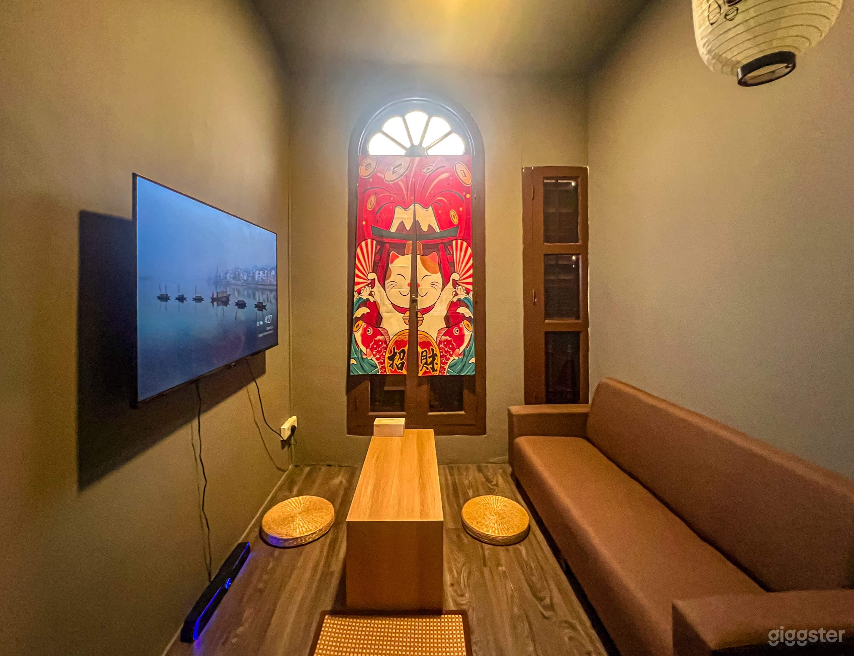 Themed Lounge Space Photo 2