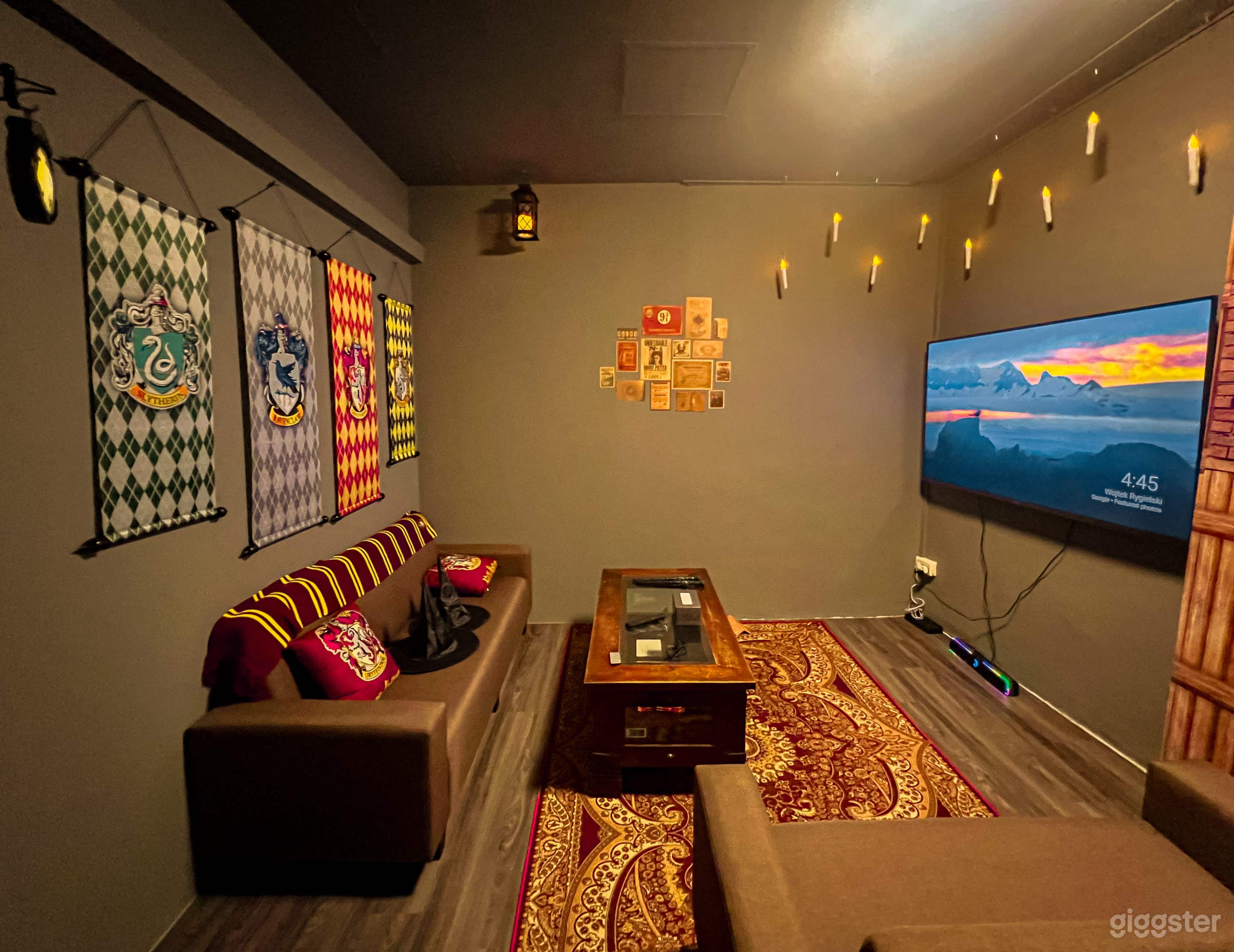 Themed Lounge Space Photo 3