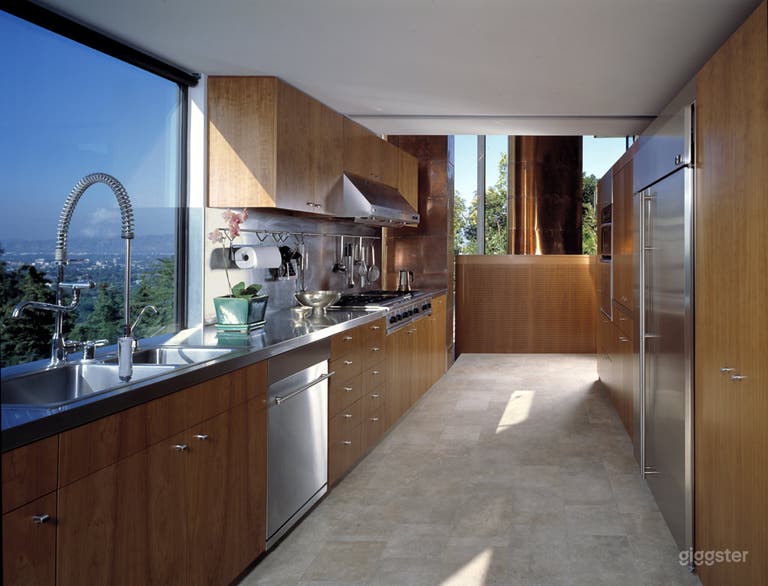  Contemporary Mansion up the Hills 