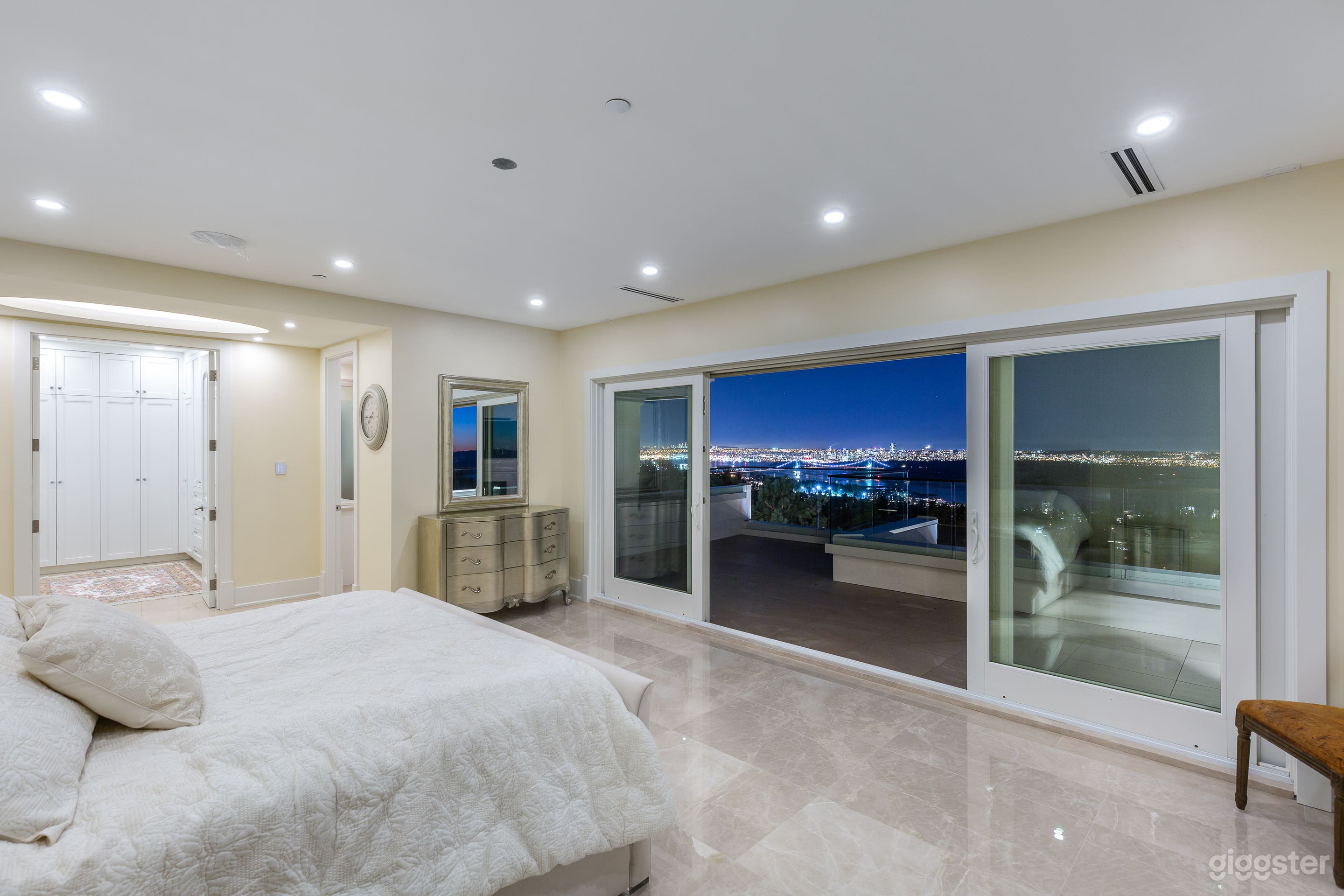 French chateau  with 180 degrees ocean view Photo 1