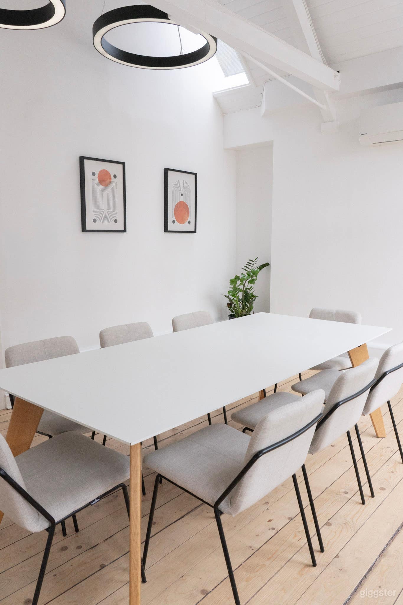 WorkPad in the Heart of Soho Photo 4