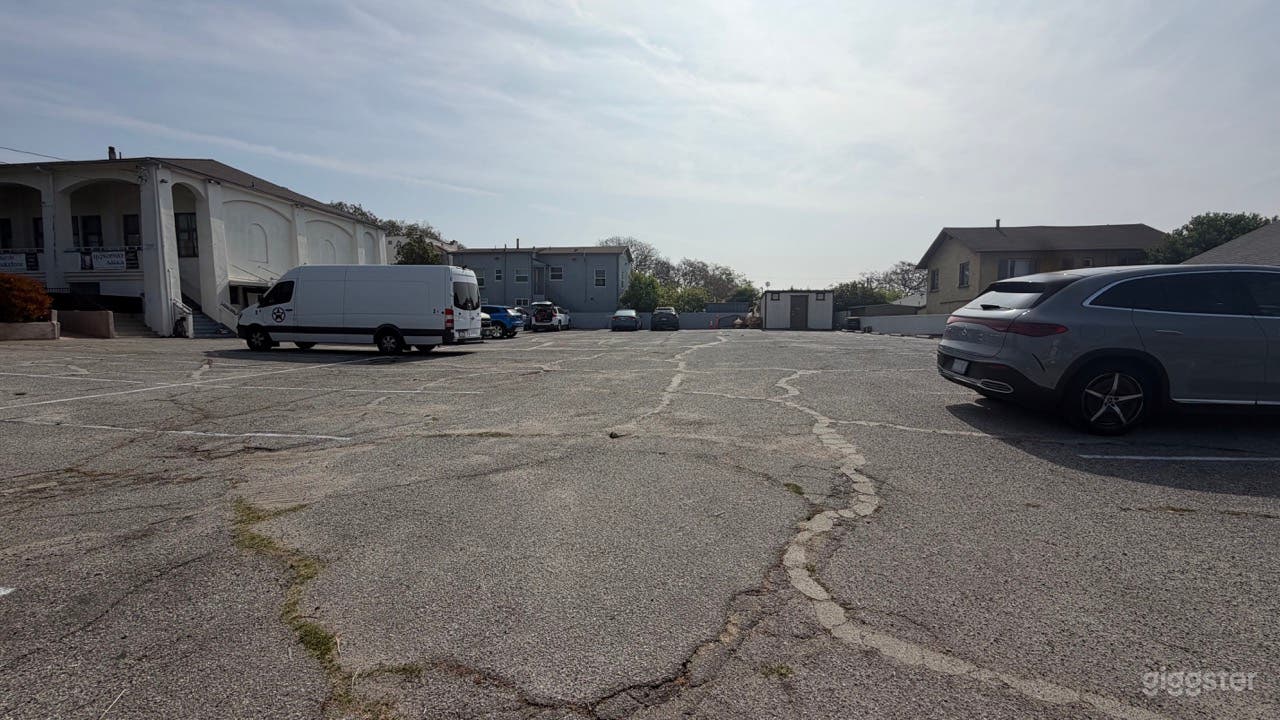 Huge Private parking lot for filming Photo 1