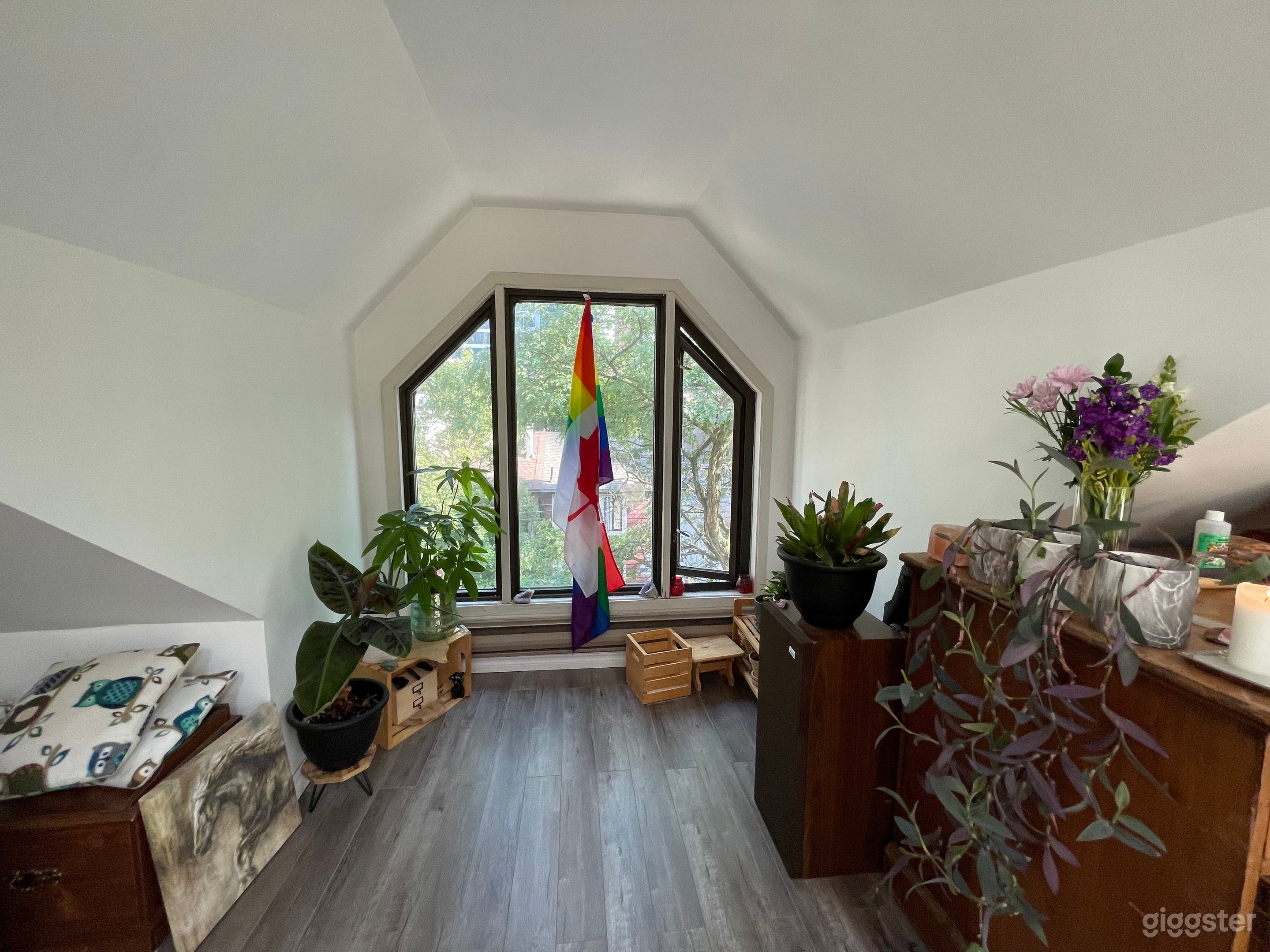 HISTORIC 1880s-era NYC Style Treehouse Loft  Photo 3