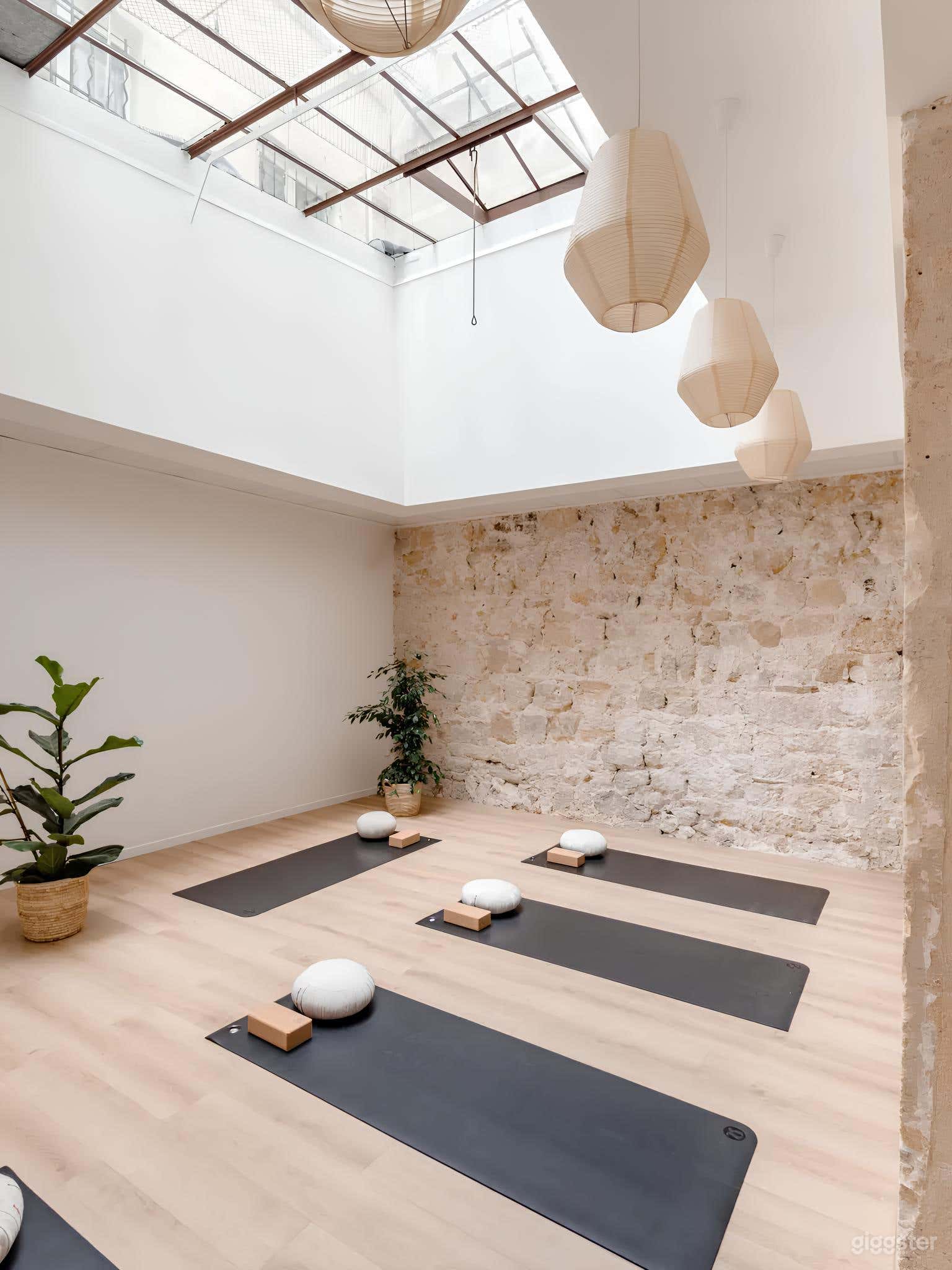 Photo de Practice studio for rent in the heart of the Marais! 3