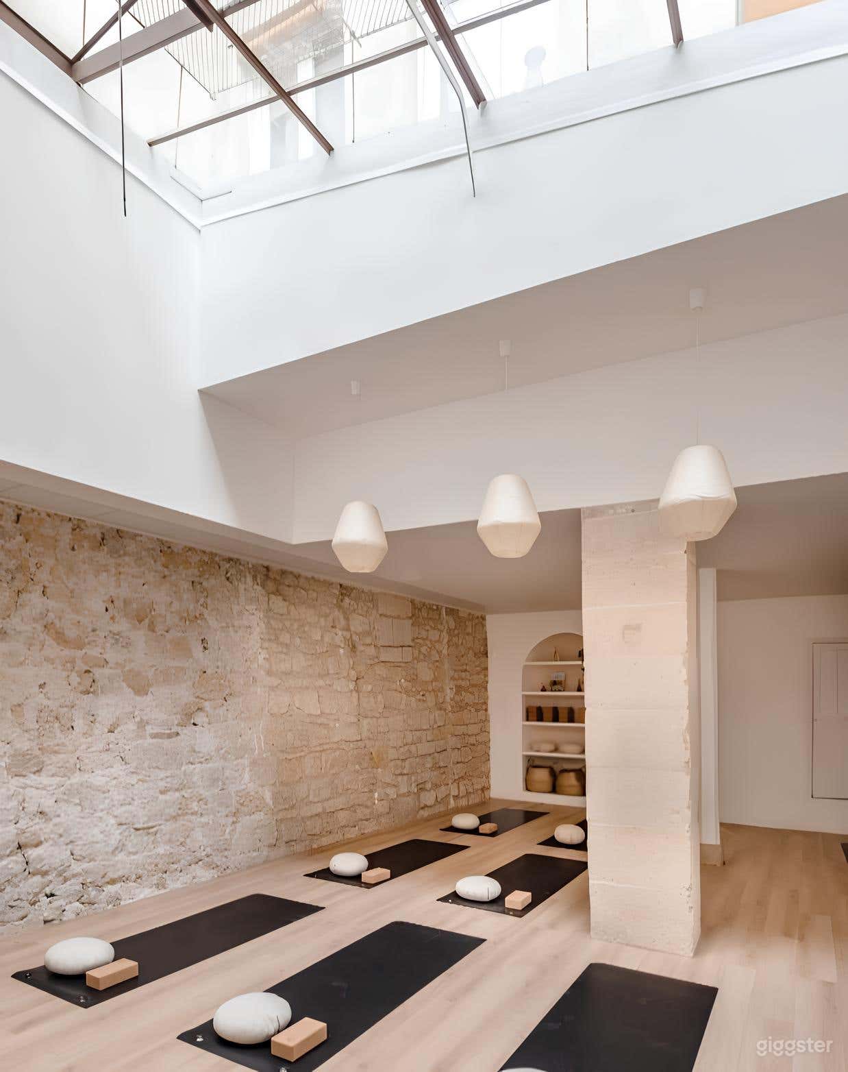 Photo de Practice studio for rent in the heart of the Marais! 2